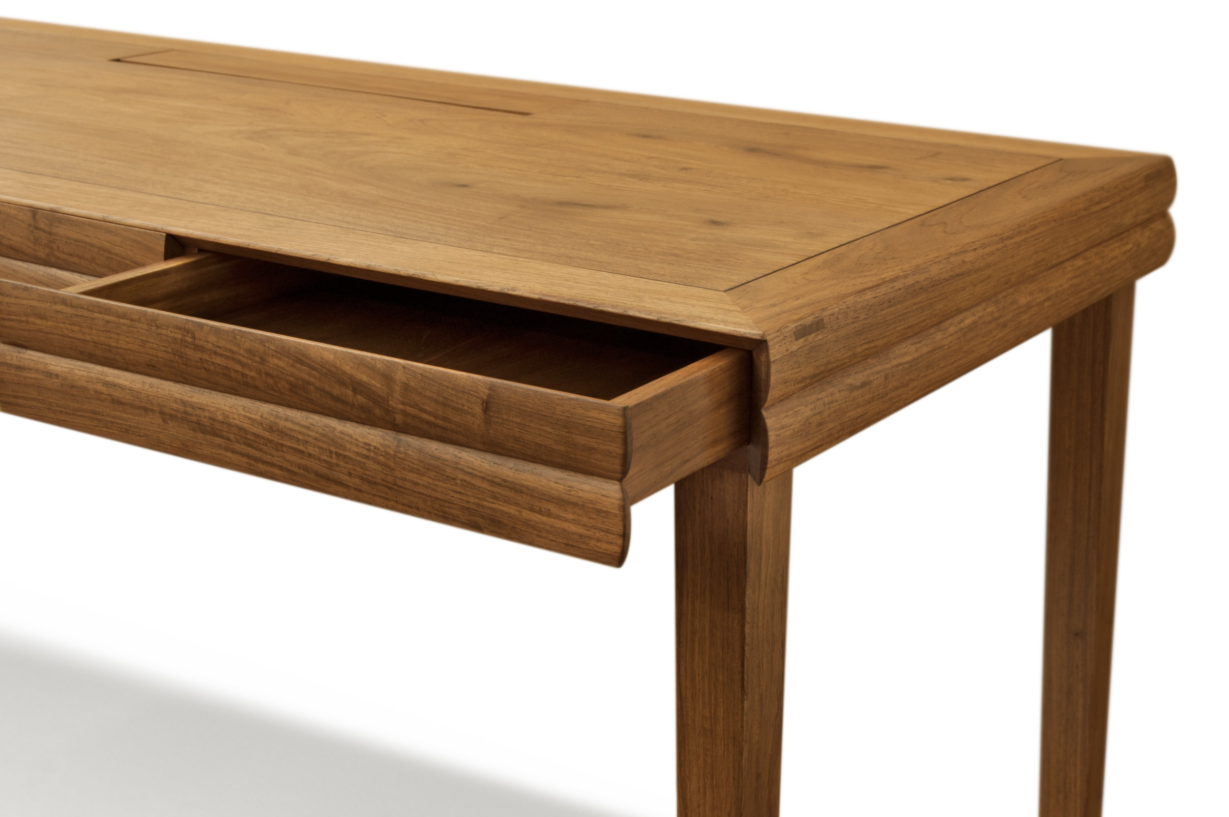 ....Bespoke Modern furniture : Desk..特别定制现代家具： 写字台....