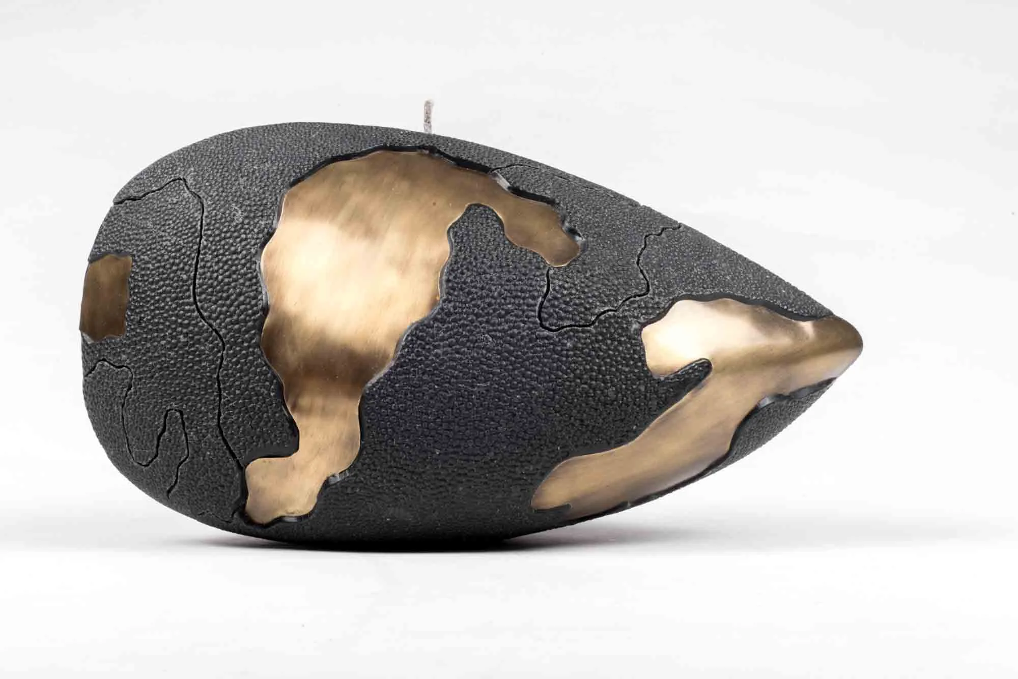 P4M-D131-V1-Product-shop-Patrick-Coard-Paris-Candle-Texture-Shagreen-Sculptural.jpg