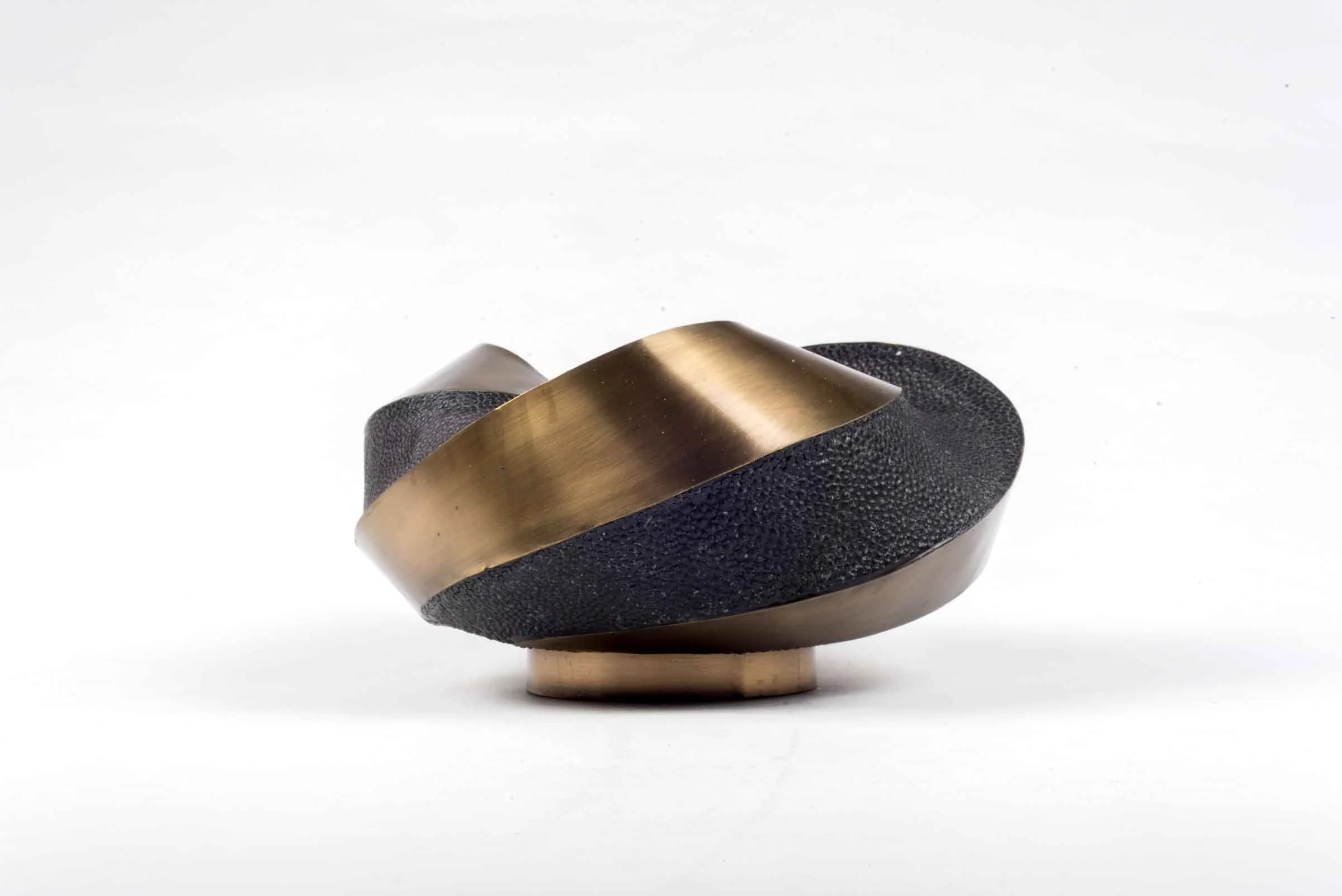 PC27-D101-V2-Product-shop-Patrick-Coard-Paris-Candle-Texture-Shagreen-Sculptural.jpg