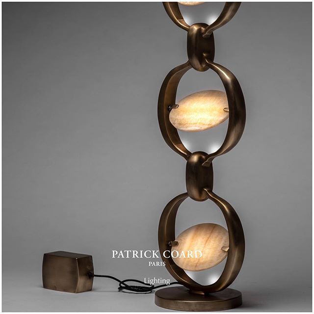 When the &laquo;&nbsp;Time&nbsp;&raquo; is Right... ❤️ 🙏🏻 ❤️ New Table Lamp in Brass Bronze Patina, Natural translucent Stone with LED uplight. Invitation: New York From the 12th August, Kifu Paris Showroom, Suite 410, NYDC New York Design Center
P