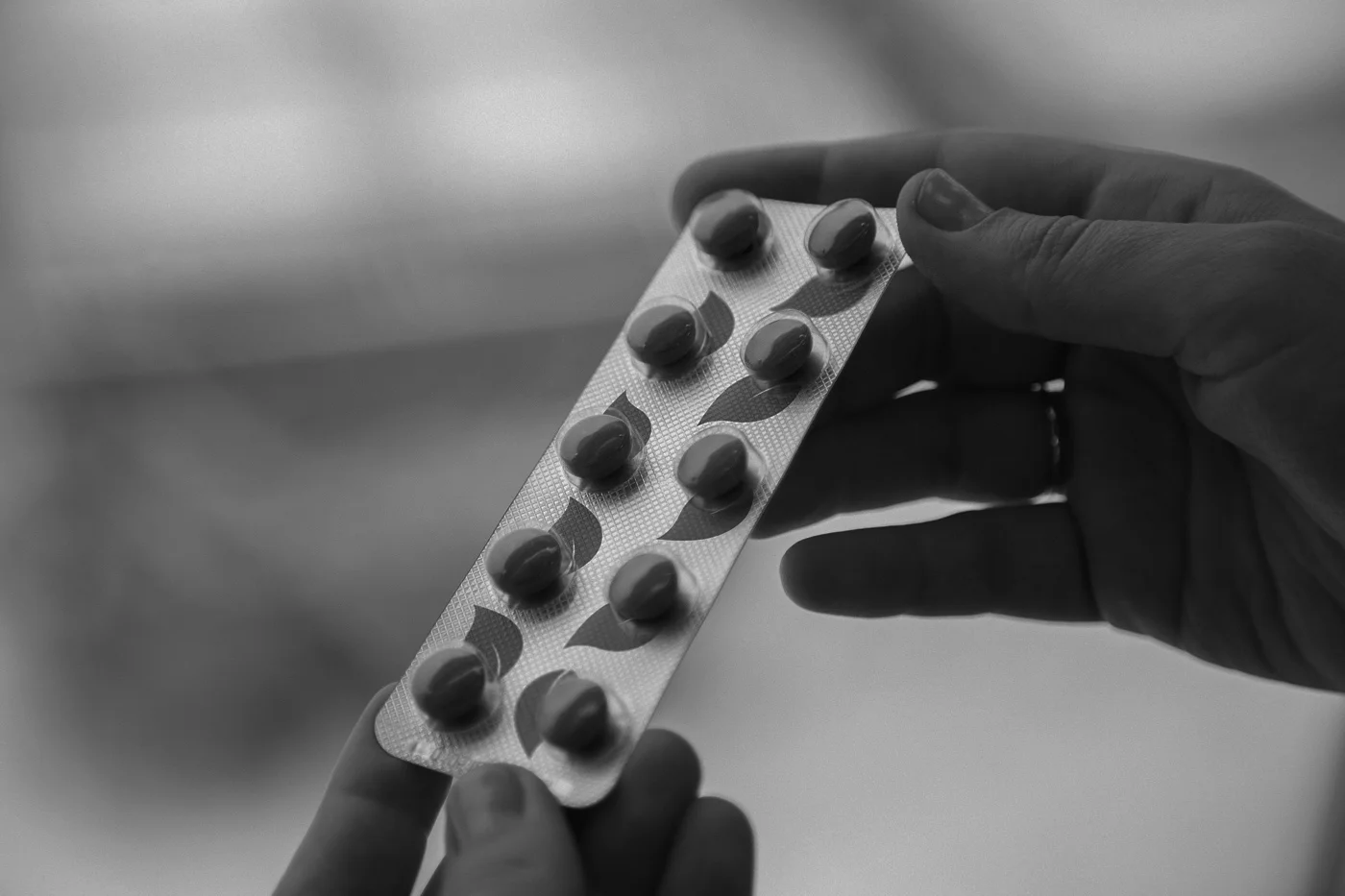 medicine_blackandwhitepils.jpg