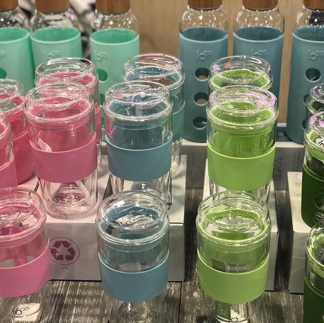 🎉Ioco Handblown Glass Water Bottles and Coffee Keep Cups are Back! 🎉 Loving the new colours. #iocoglasstraveller #iocoglasscup @hospitalhillpharmacy