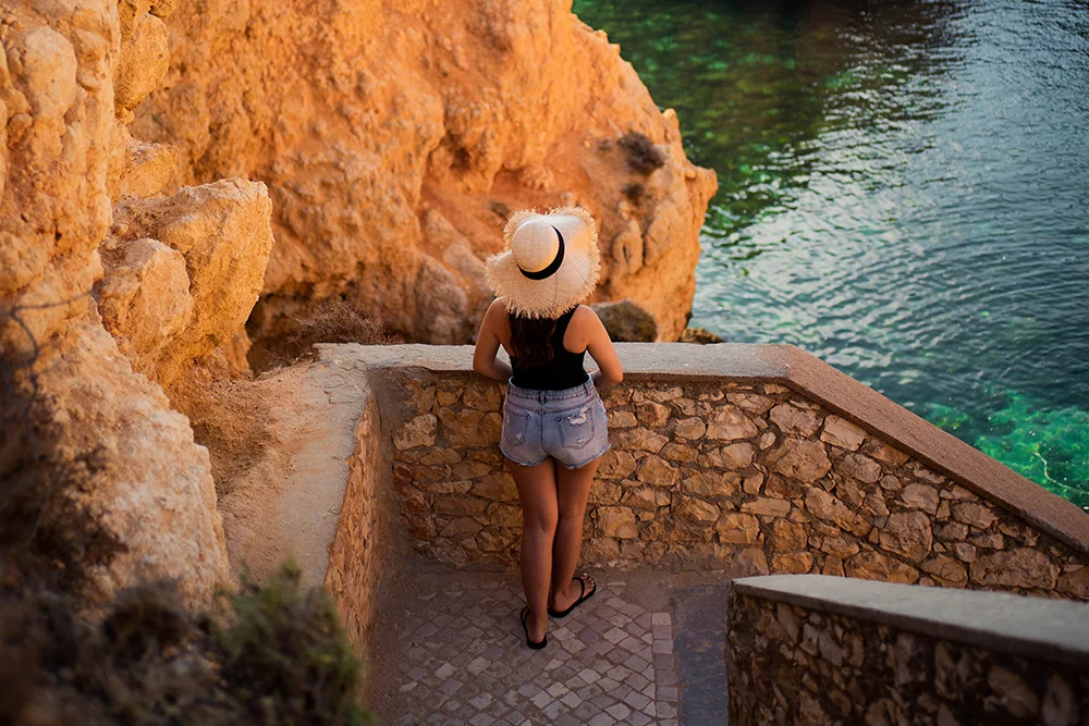 Postcards from Hawaii, Packing guide, Algarve, Portugal.jpg