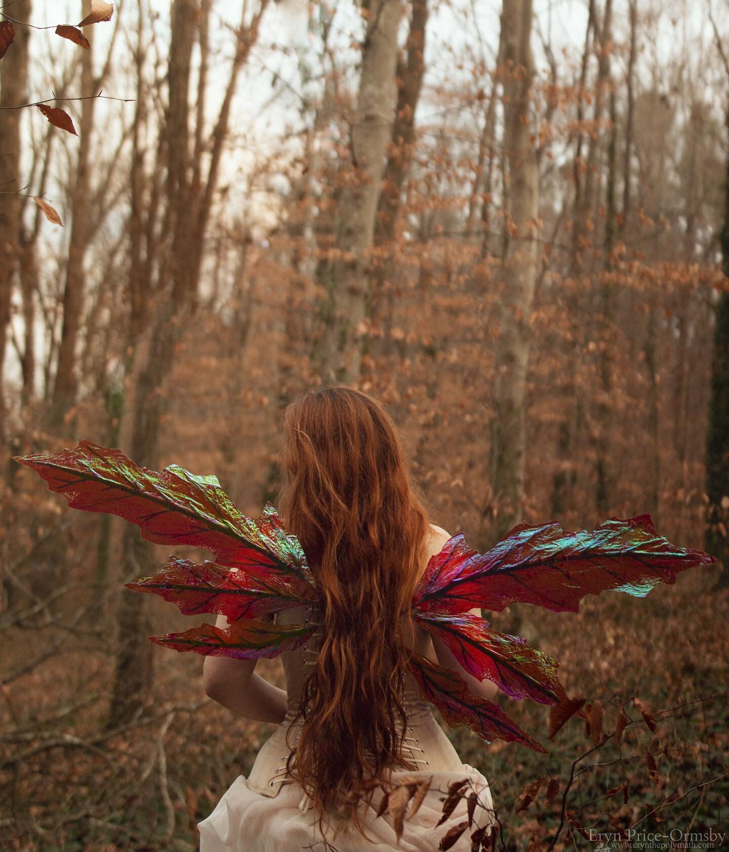 Took these custom maple leaf faerie wings out for a quick flutter about while waiting for their local pickup. Love crafting customised designs so everyone can be their perfect dream unique fae. DM to plan your own! 
Self-portraits and wings by @silve