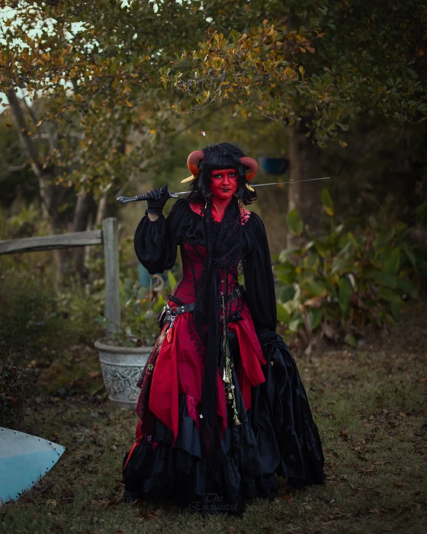 A mystical evening surrounded by fellow fae and the mushroom hive-mind. I loved seeing this story play out and getting to visit with friends, old and new. Such a fantastic event dreamed up by @the_phaneron_fae, thank you for letting us be a part of i