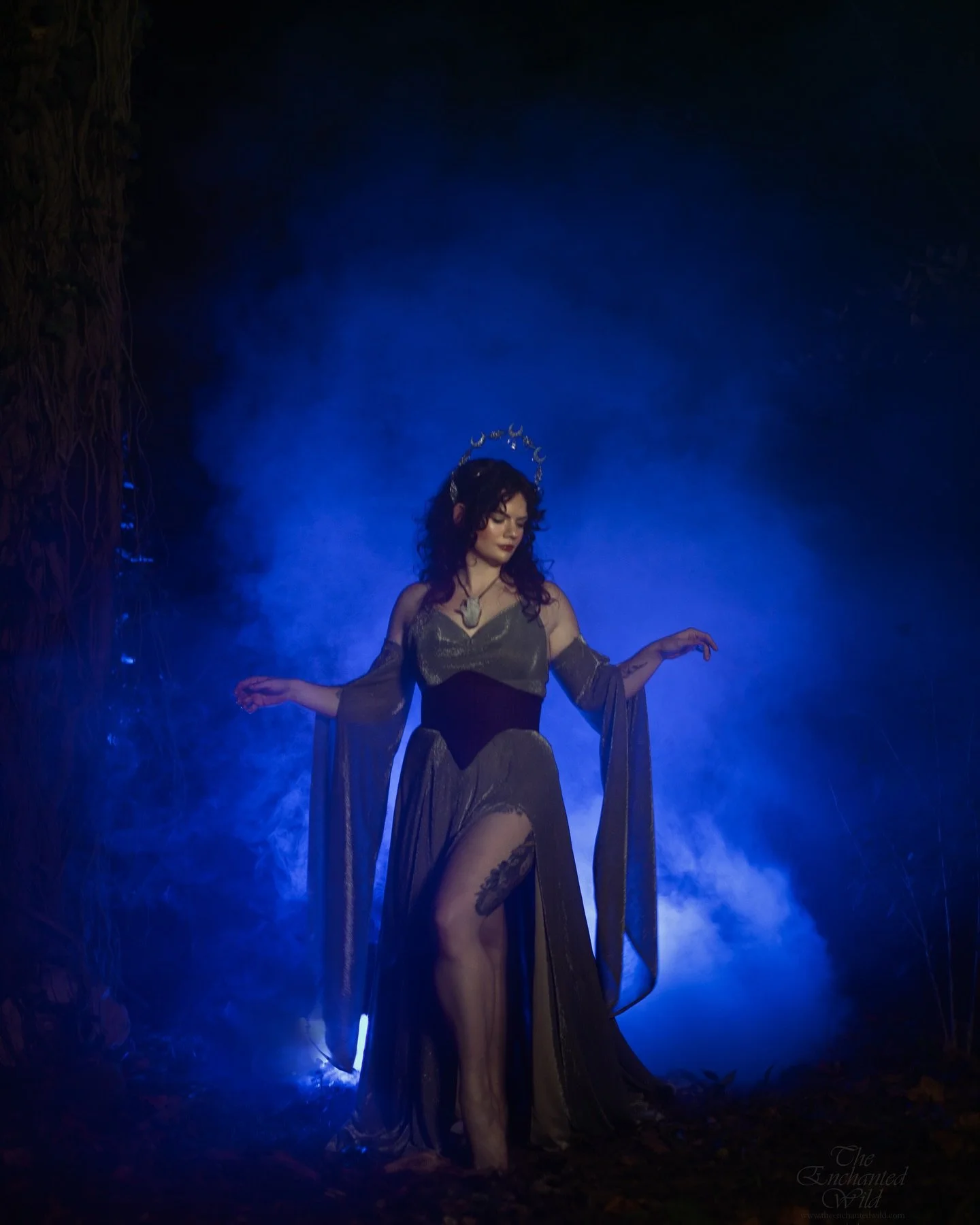 Twirling around the darkness with Enya&rsquo;s voice drifting through the trees, having such a wonderful time catching this beauty through candlelight. 
The Moonlight Mist days were so fun they&rsquo;ve changed how I feel about mini sessions. There m