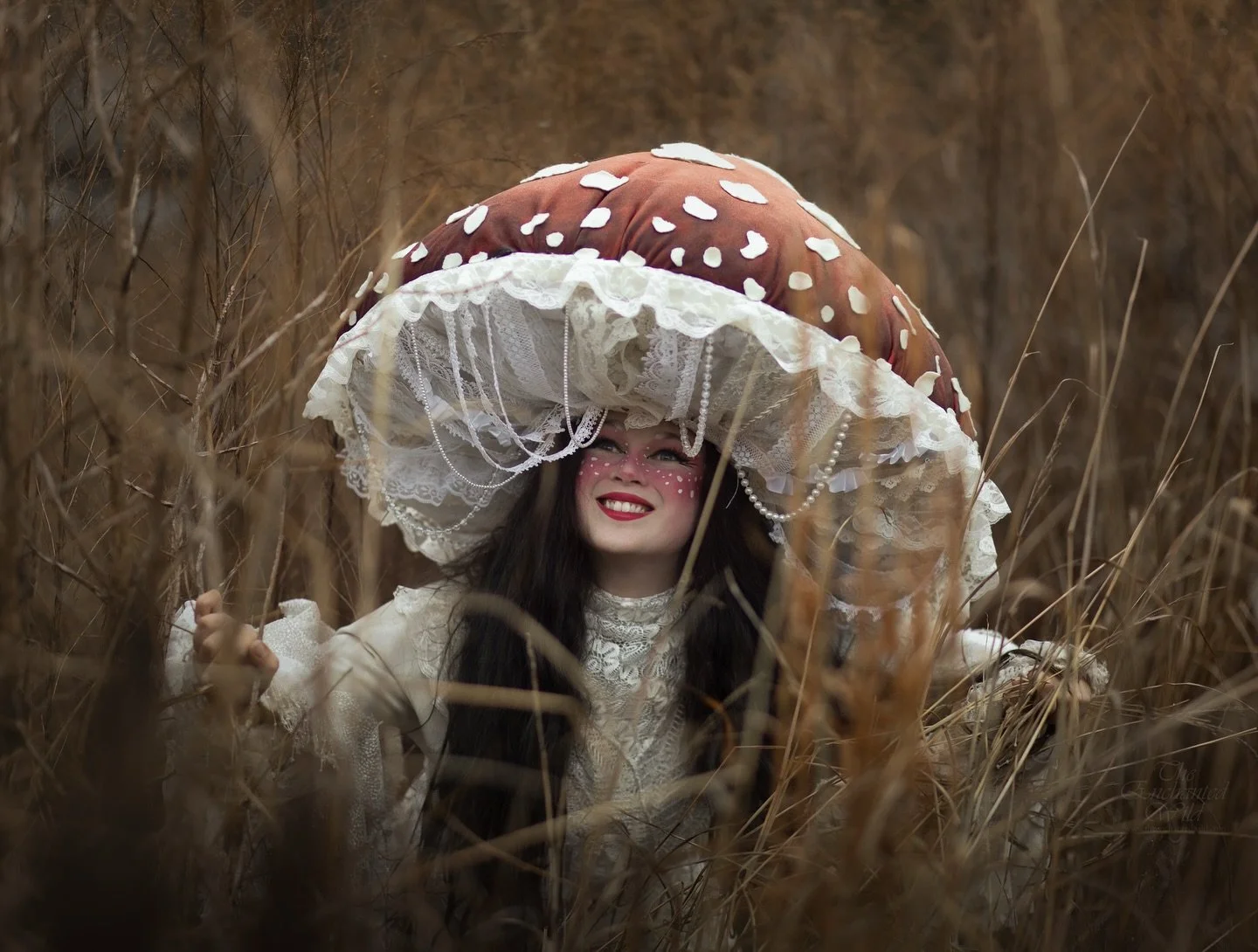 Join me and @the_phaneron_fae for a day of creating art with her beautiful mushroom headpieces April 18 &amp; 19! We will have a rainbow to select from, looking forward to bringing in the springtime greenery with your magical faces! 🧚&zwj;♂️🌿🍄

De