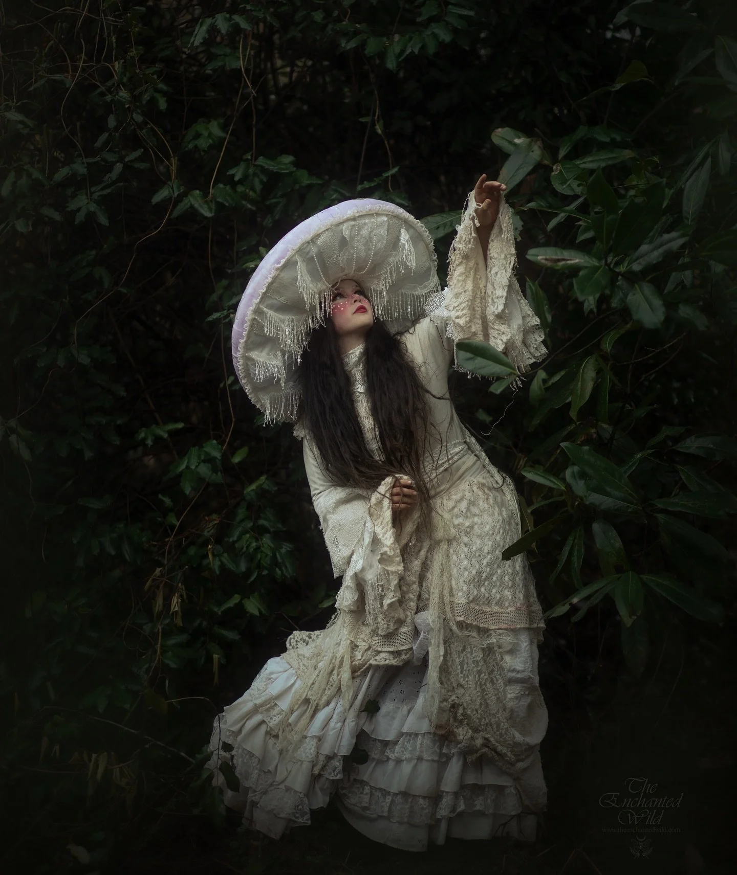 April 18 &amp; 19 @the_phaneron_fae and I will be hosting a mini session day showcasing her beautiful mushroom headpieces! We will have a rainbow to select from, looking forward to bringing in the springtime greenery with your magical faces! 🧚&zwj;♂