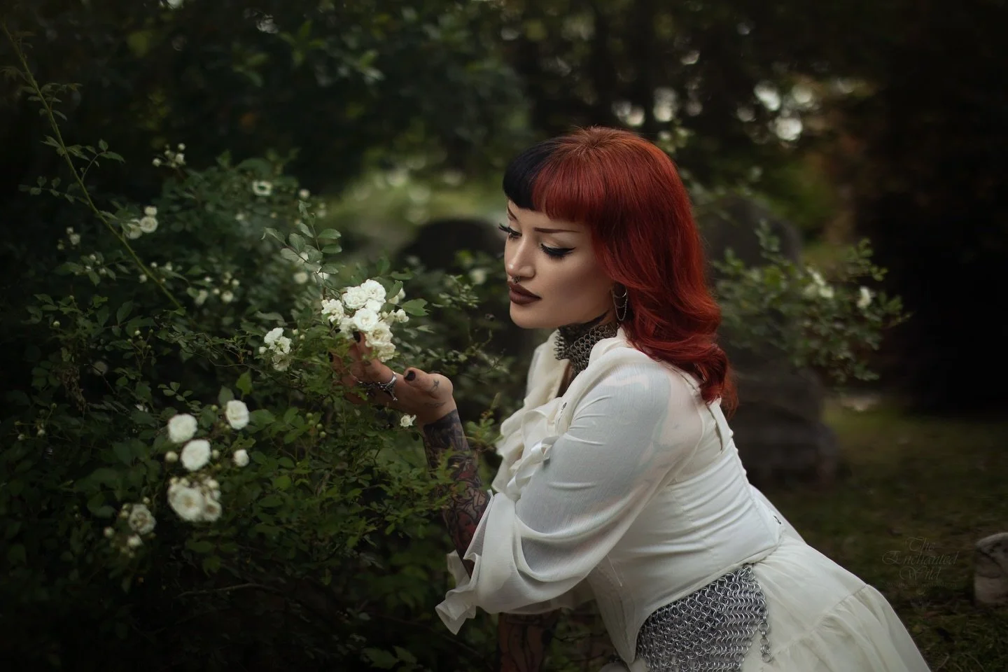 The beautiful @thesilkspectre has had a year of transformation, embracing endings and the great beginnings they can bring. Loved capturing her in her element. ✨

Photography @silverwinteroak / @theenchantedwild 
Dress &amp; corset @livelyghosts 
Chok
