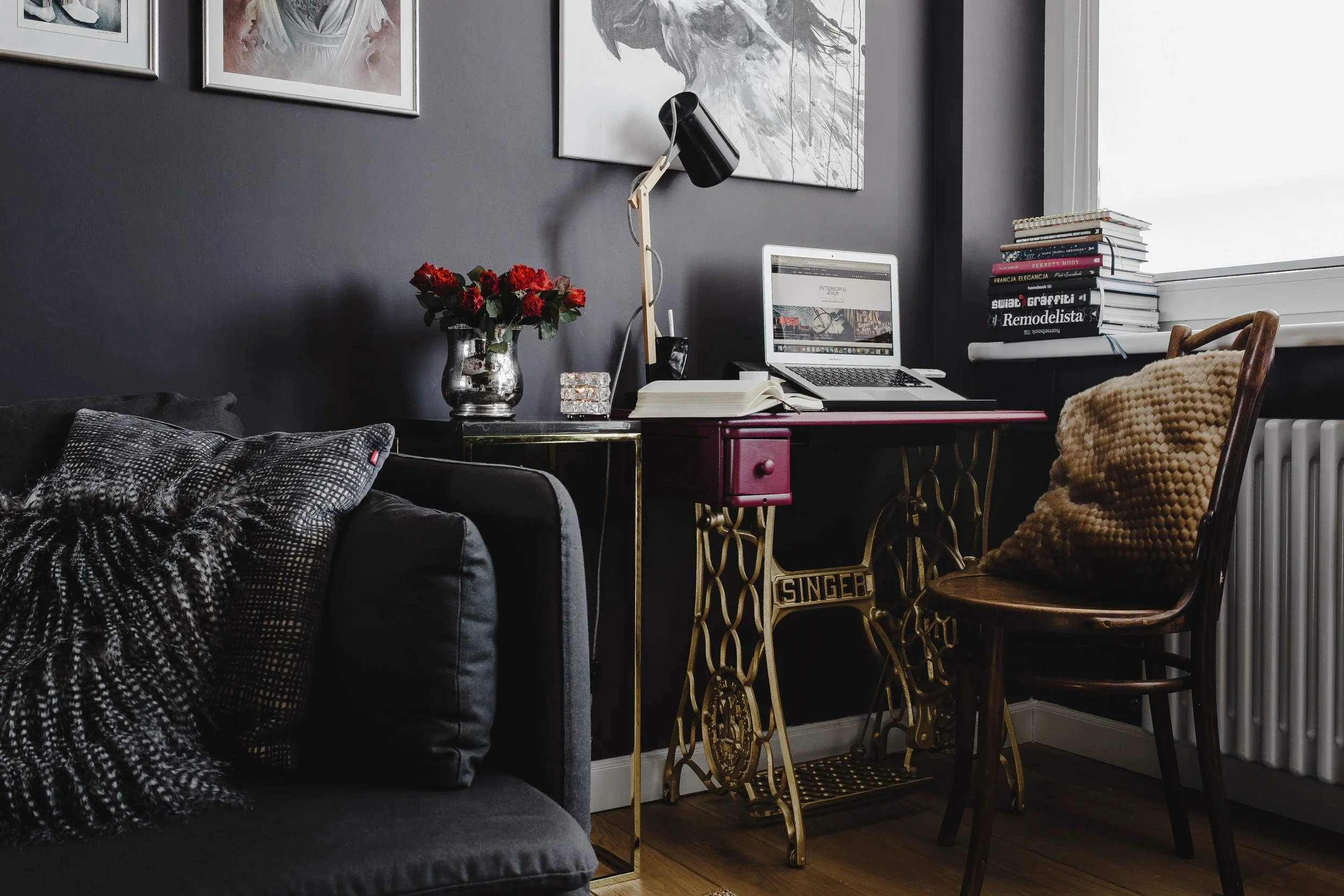 kaboompics_Pink desk in the home office.jpg