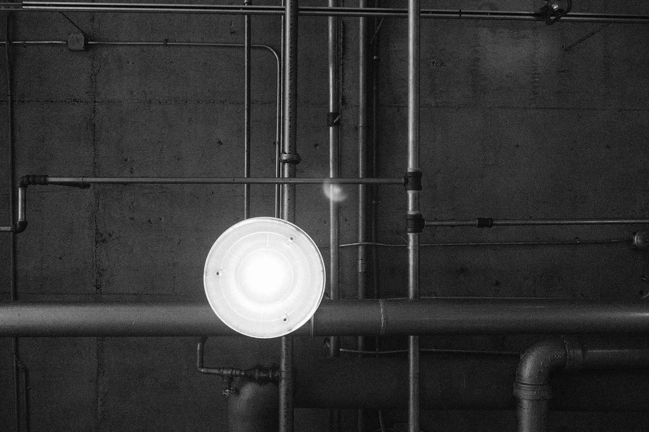 black-and-white-industry-factory-lamp.jpg