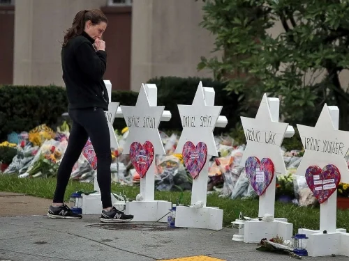 synagogue-shooting-02-rtr-jc-181029_hpMain_4x3_992.jpg