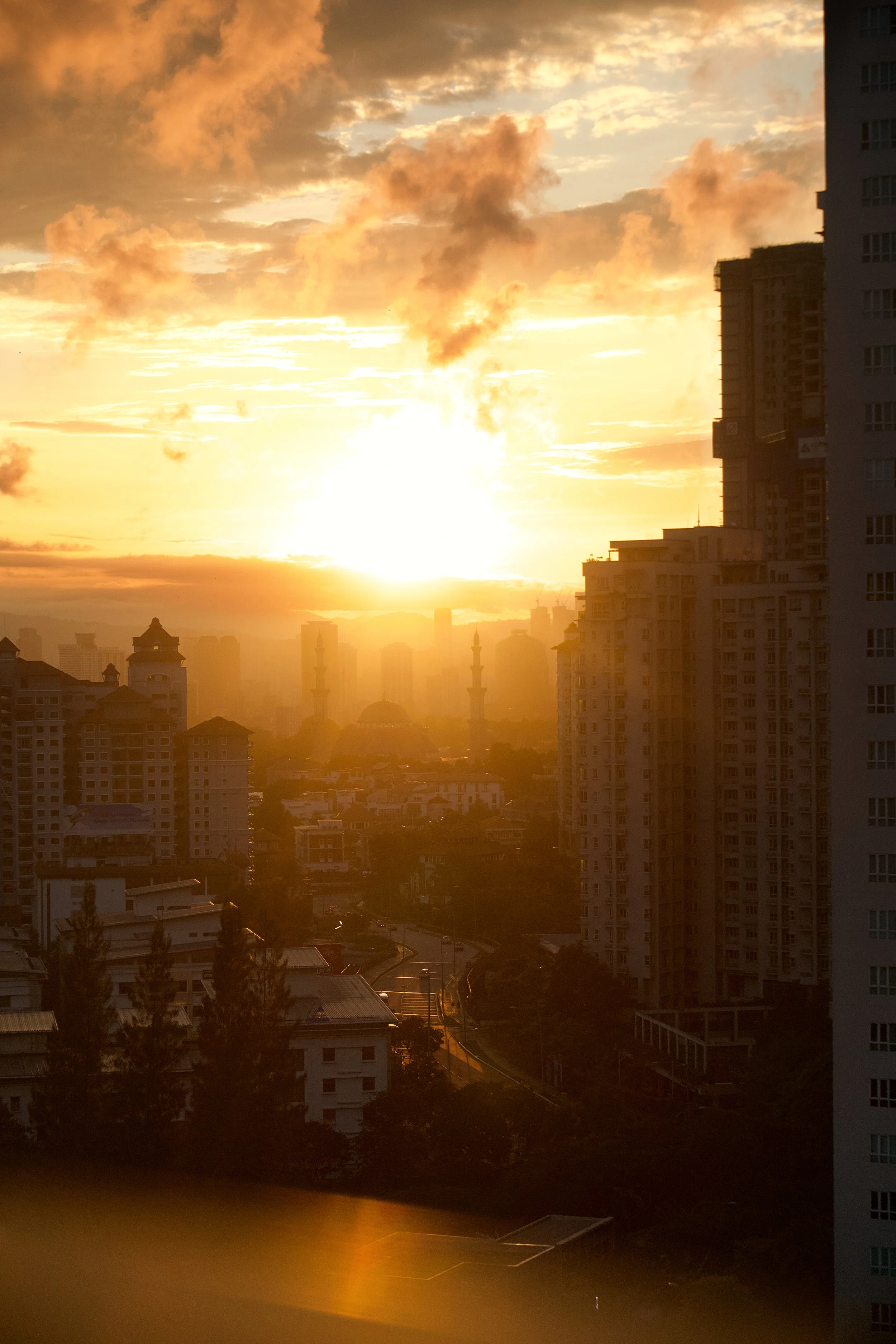 Poem: Lights of Lima