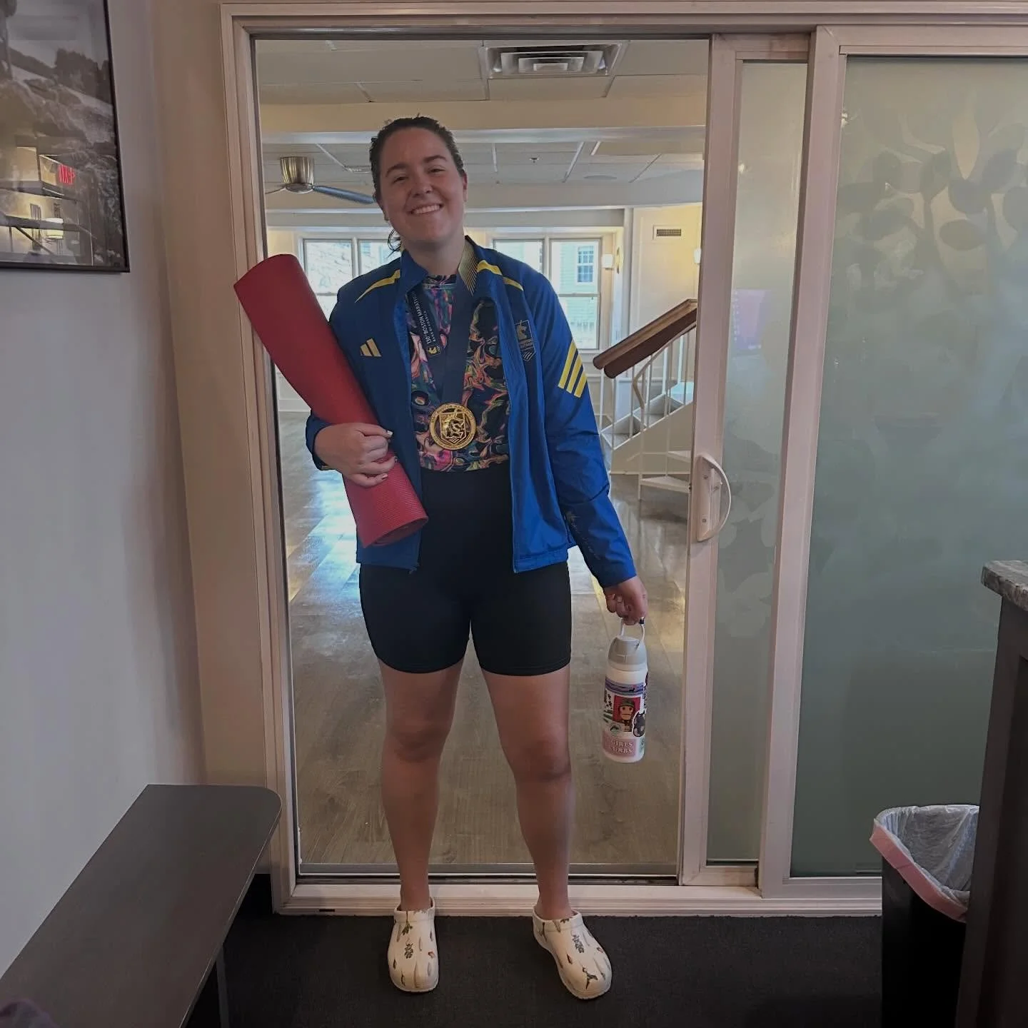 Congratulations to our yogi and marathoner, Deirdre! So great to see her in studio with her medal for a post-marathon practice! 🏃🏻&zwj;♀️❤️🐘🌳
&bull;
&bull;
&bull;
#ety #elephanttreeyoga #ipswichma #ipswichyoga #northshore northshorema northshorey