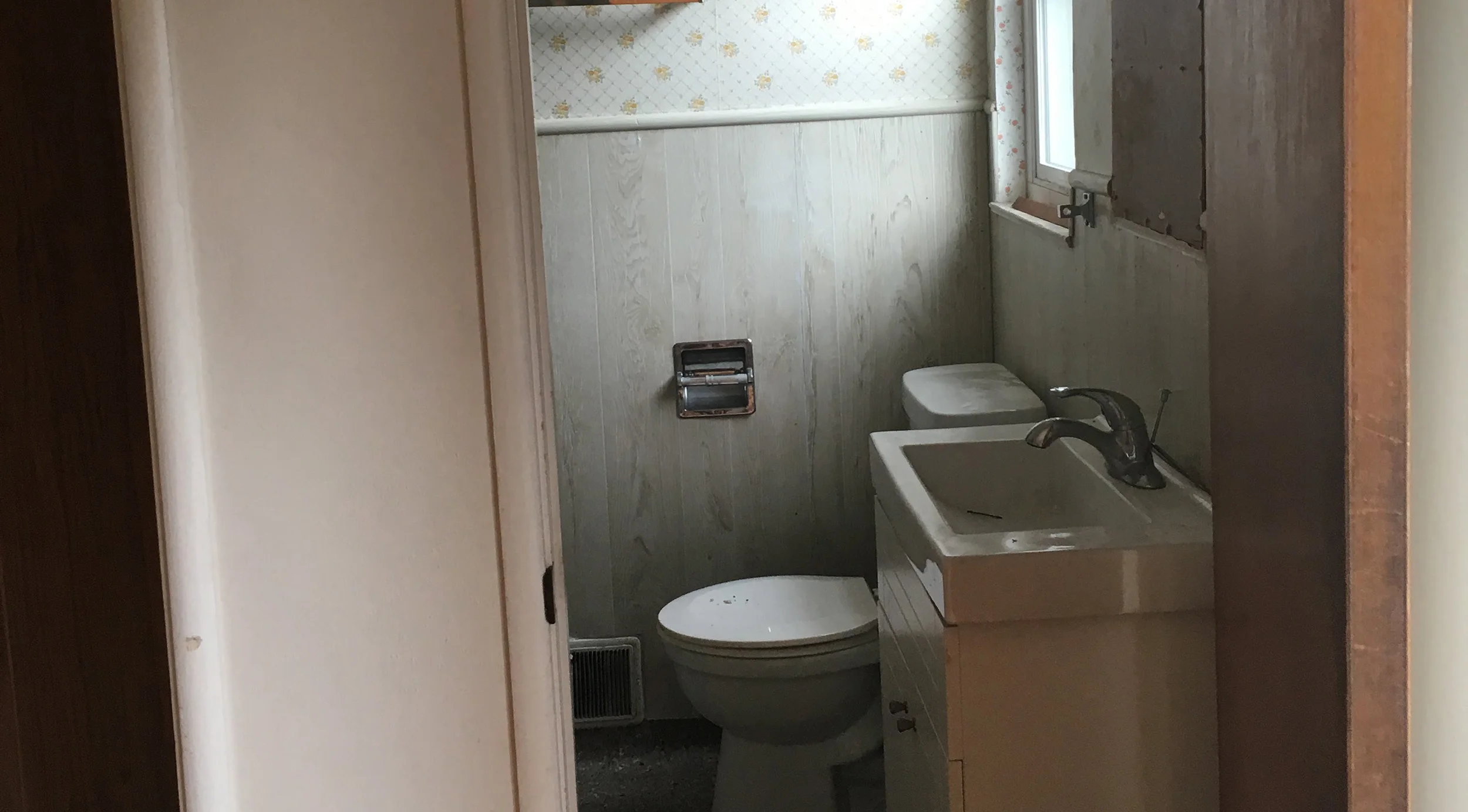 12_A_bath1.jpg