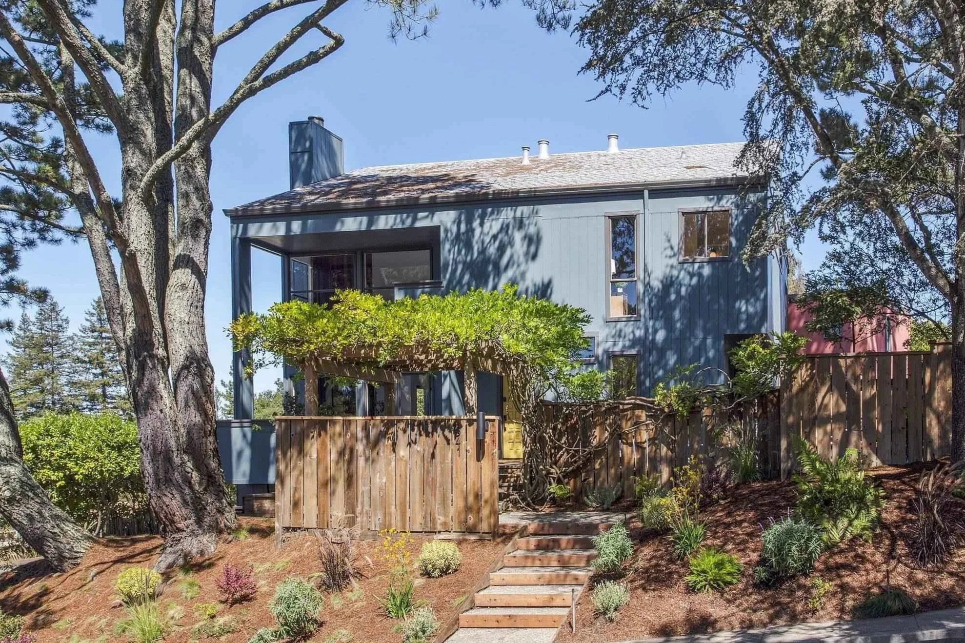 541 Woodmont Ave, Berkeley