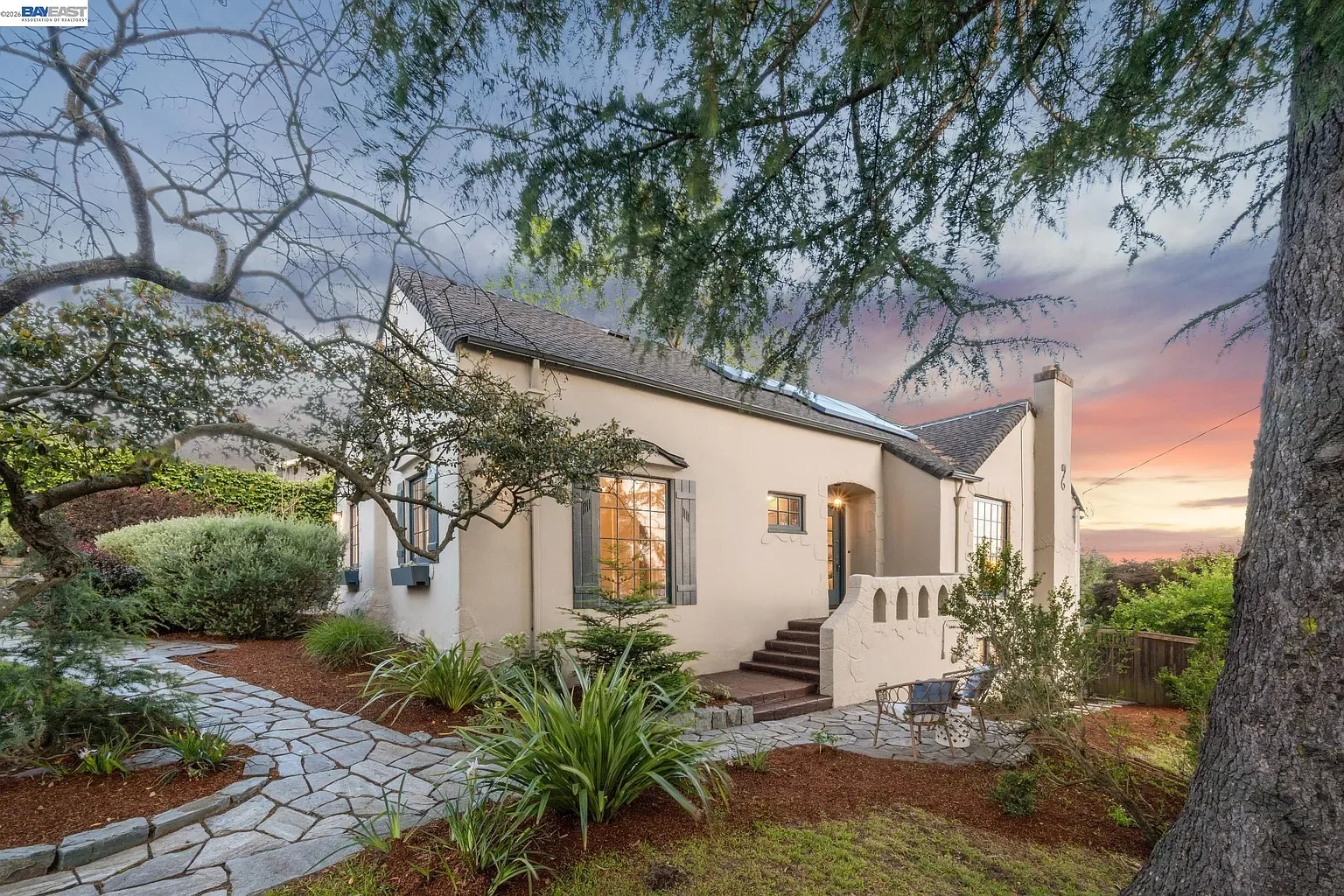 6968 Thornhill Dr, Oakland