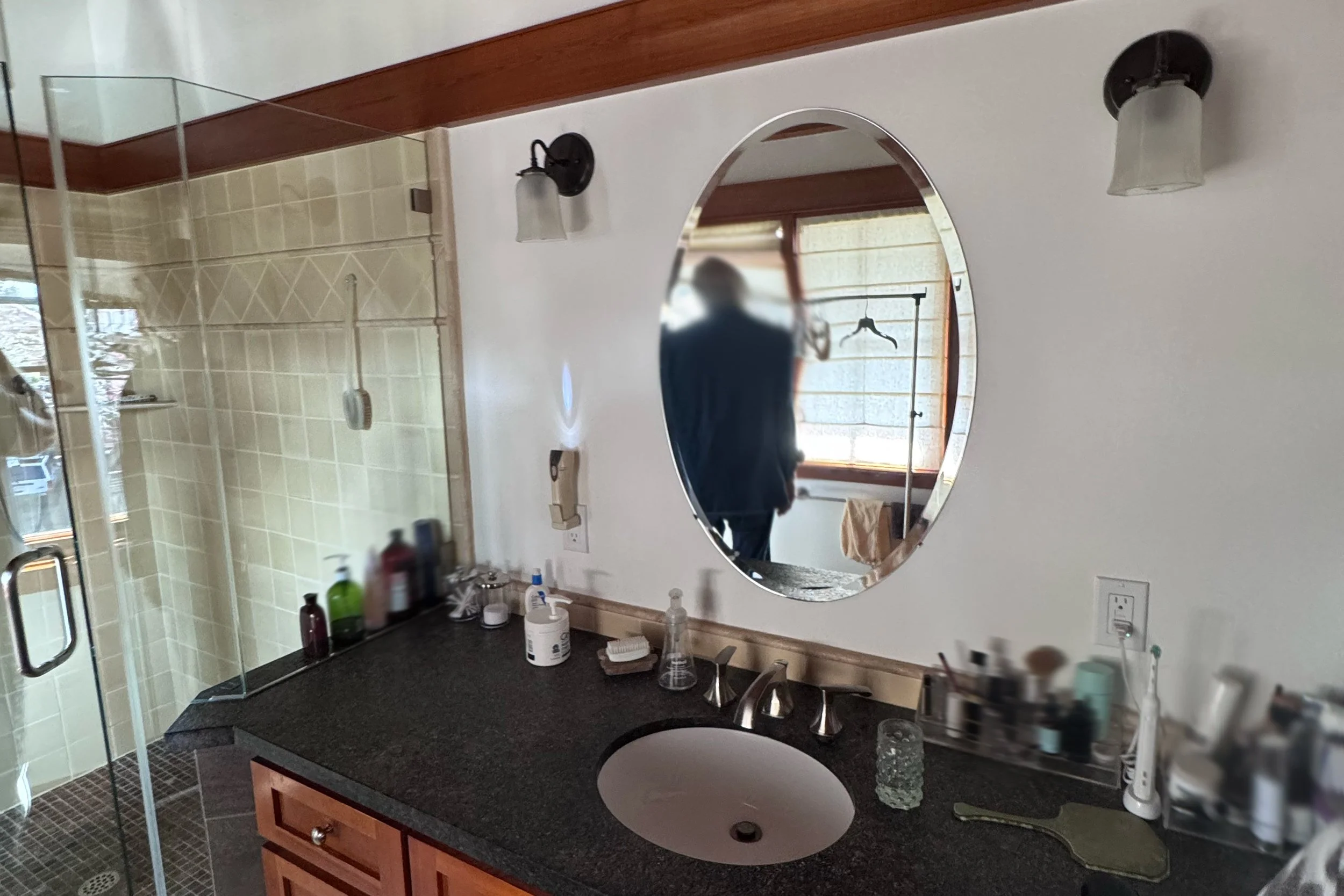 6401Benvenue_bath3b.jpg