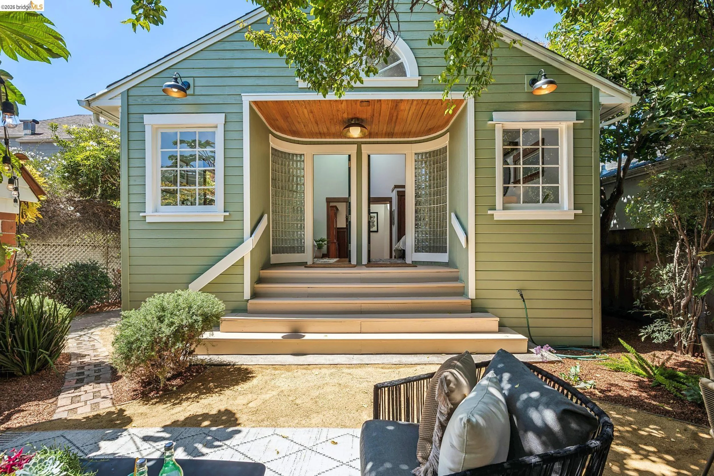 2435Valley_10_extb2.jpg