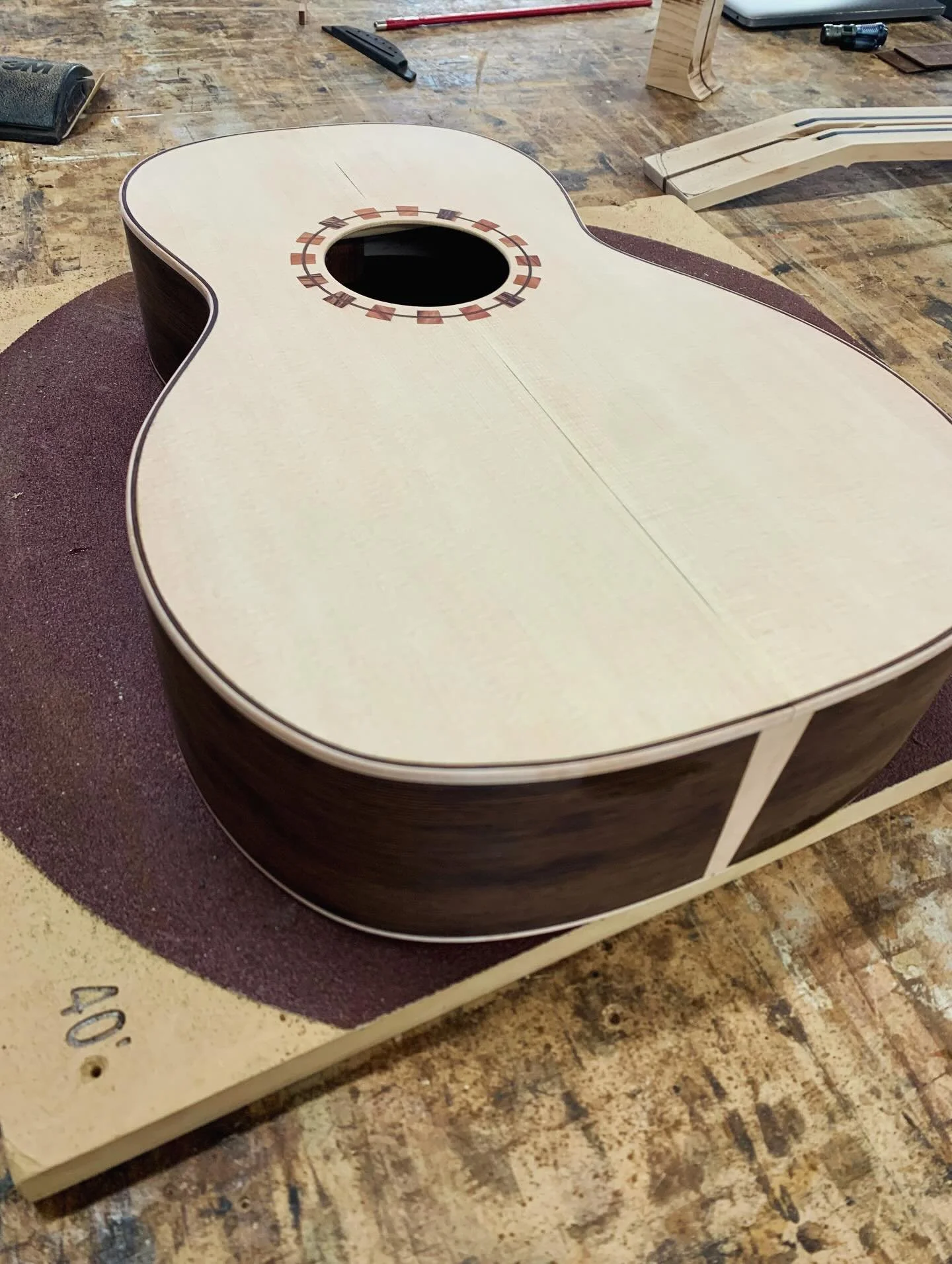 A new traveler guitar getting prepped for finish!
#acoustic #luthier #artisan #guitar #handmade