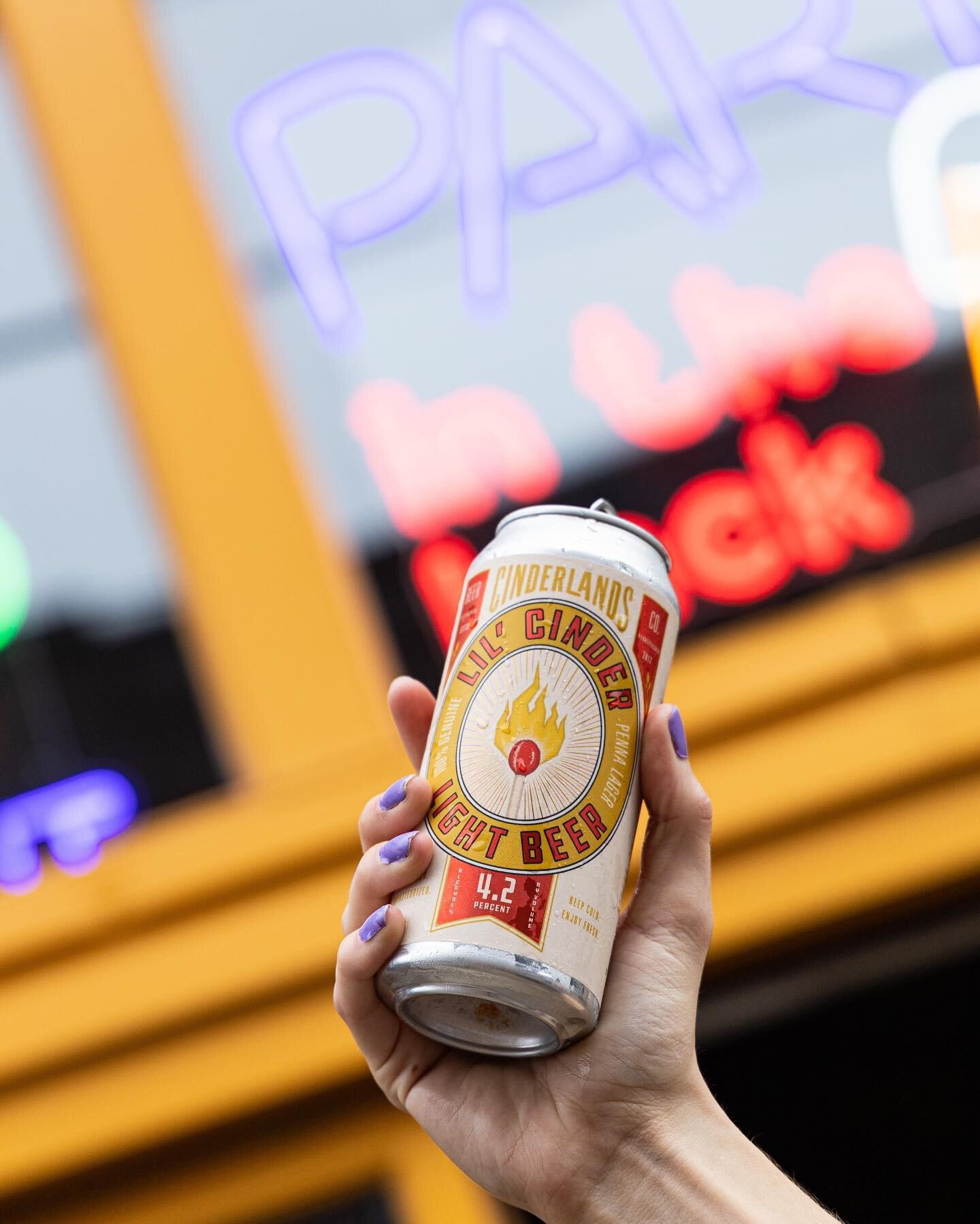 Long Story Short - Lil&rsquo; Cinders are good for any time of day or night, especially when they&rsquo;re only 3 bucks here at LSS.
.
.
.
. #longstoryshort #lss #lager #lilcinder #crispy #allday #allnight #goodvibes #partyintheback #light