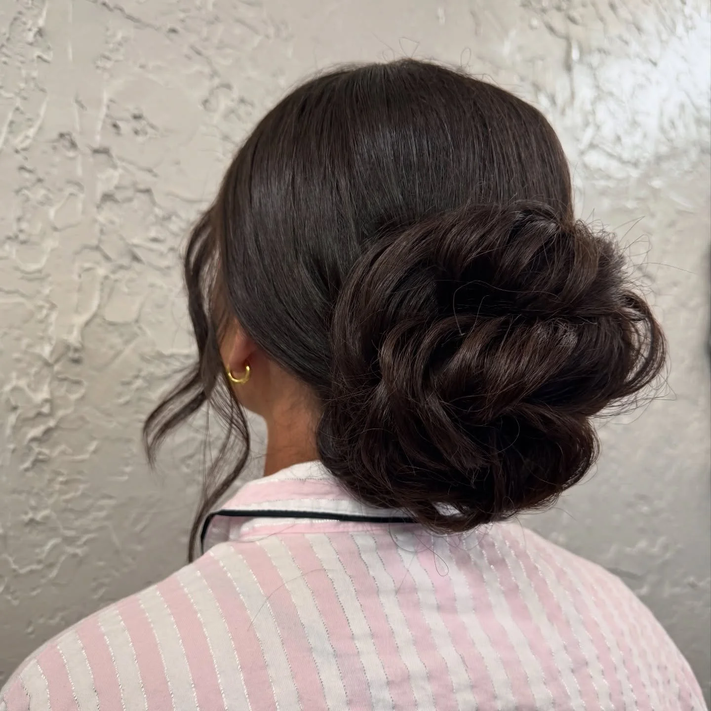 Prom and wedding season is in full swing! Call (785) 539-5727 to see what spots we have left open! 

#weddingstylist #manhattanks #kstate #updos #mhk