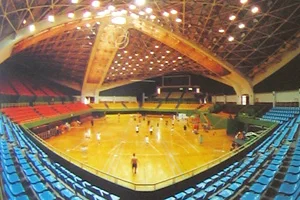 石景山體育館內景。99年7月20日,作者及數千法輪功學員被關押於此處。(網絡圖片)