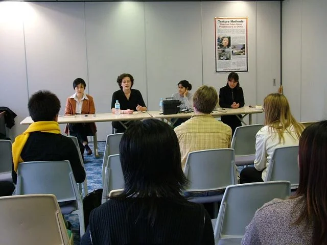 Jennifer Zeng speaks at the seminar at the University of Sydney
