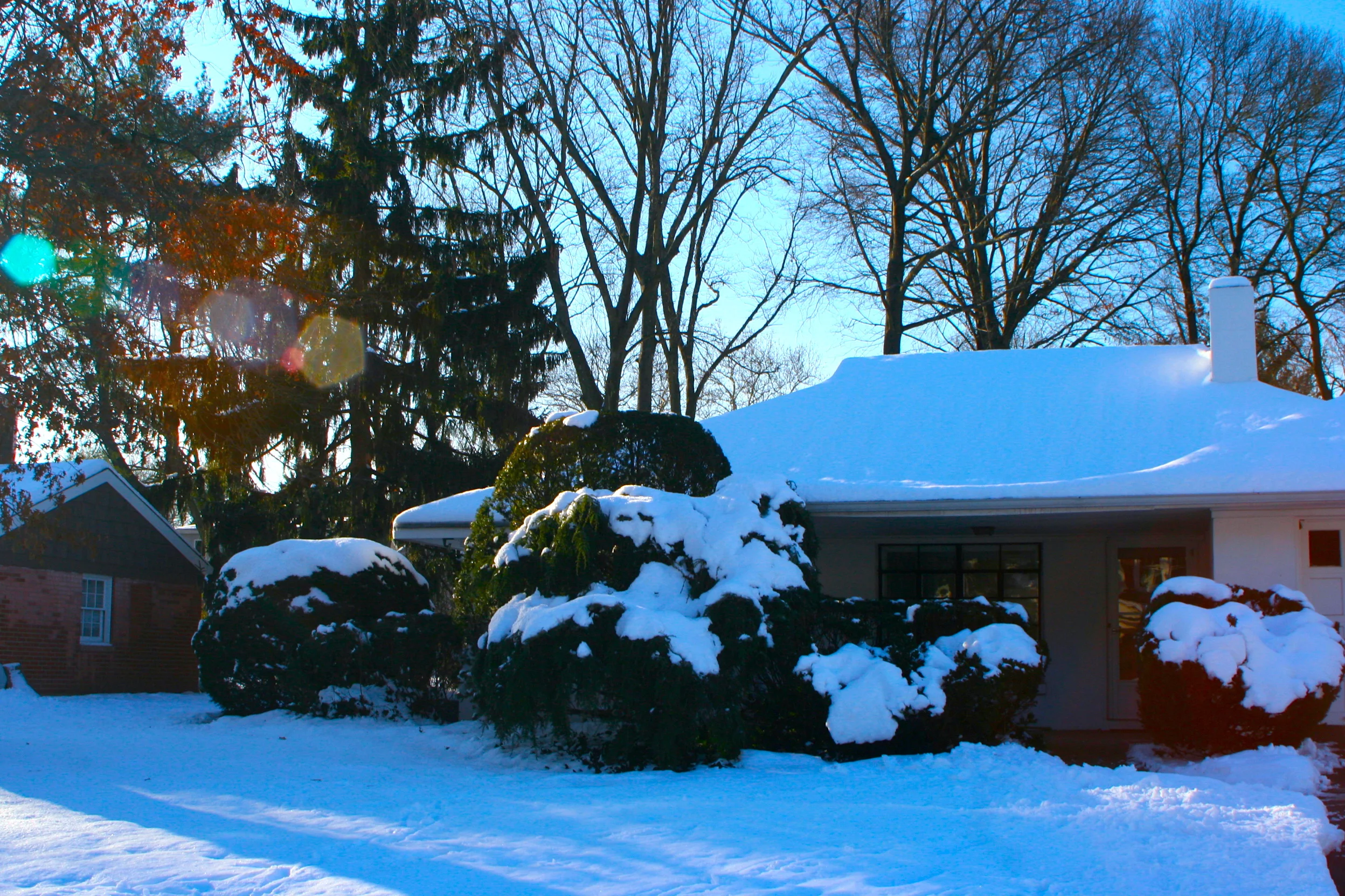 A Lovely House in Snow 雪後天晴
