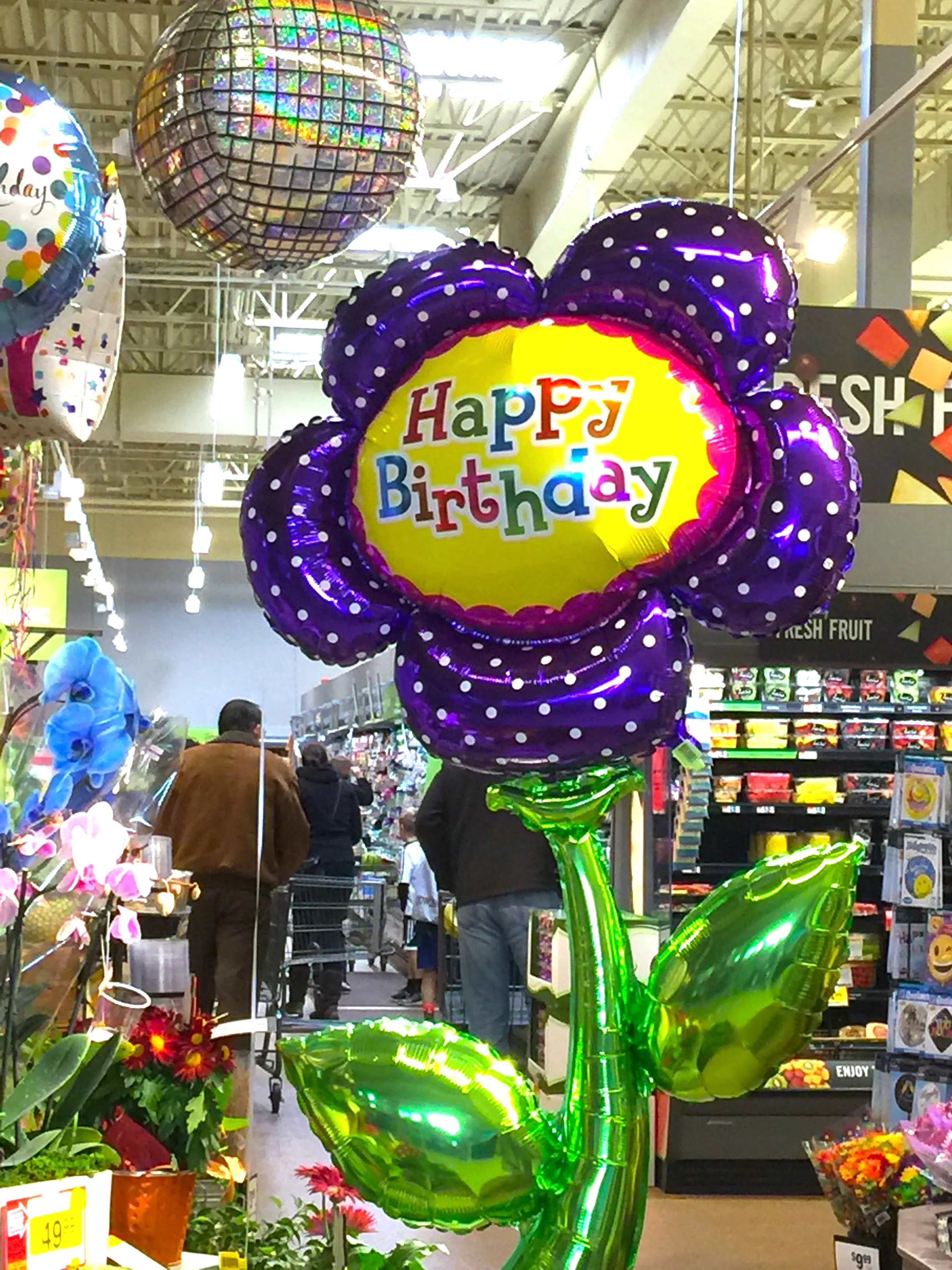A "Happy Birthday" Balloon「生日快樂」