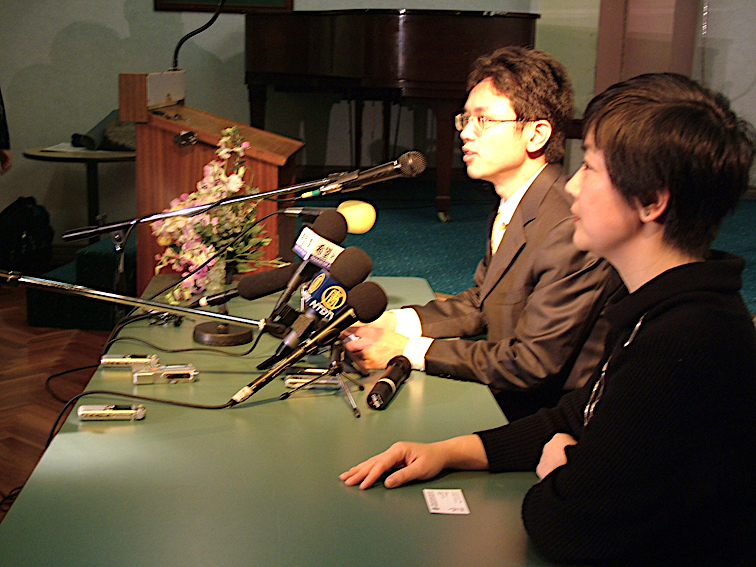 Yonglin Chen and Jennifer Zeng at a forum in Sydney on July 11, 2005, in which Yonglin Chen gives a detailed outline about the CCP's strategy to "silently invade" Australia and other countries via economical, diplomatic and cultural channels. Chinese language report available at: https://www.renminbao.com/rmb/articles/2005/7/11/36784.html