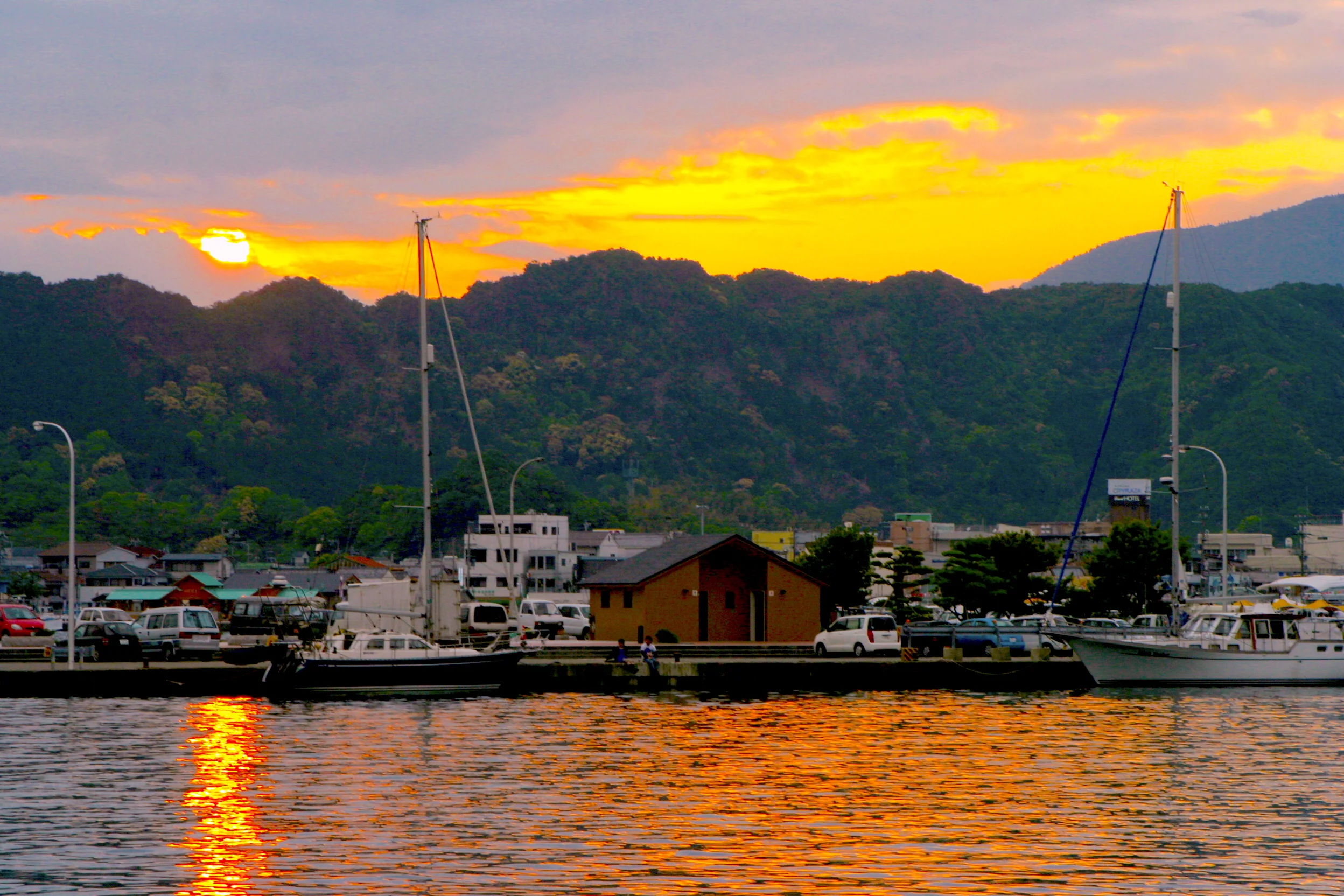 Early Morning of a Fishing Village 漁村之晨