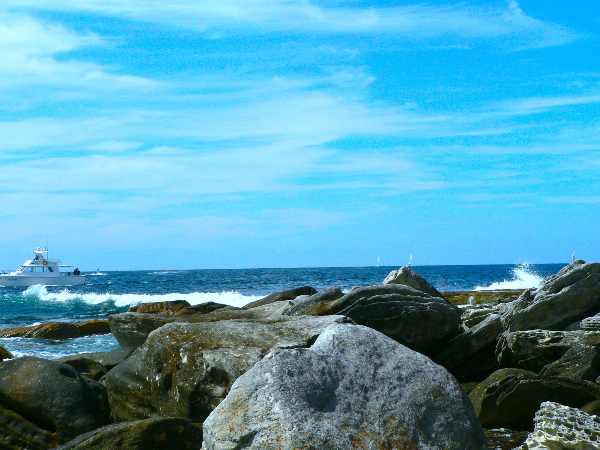 Looking out at the Sea 點點風帆