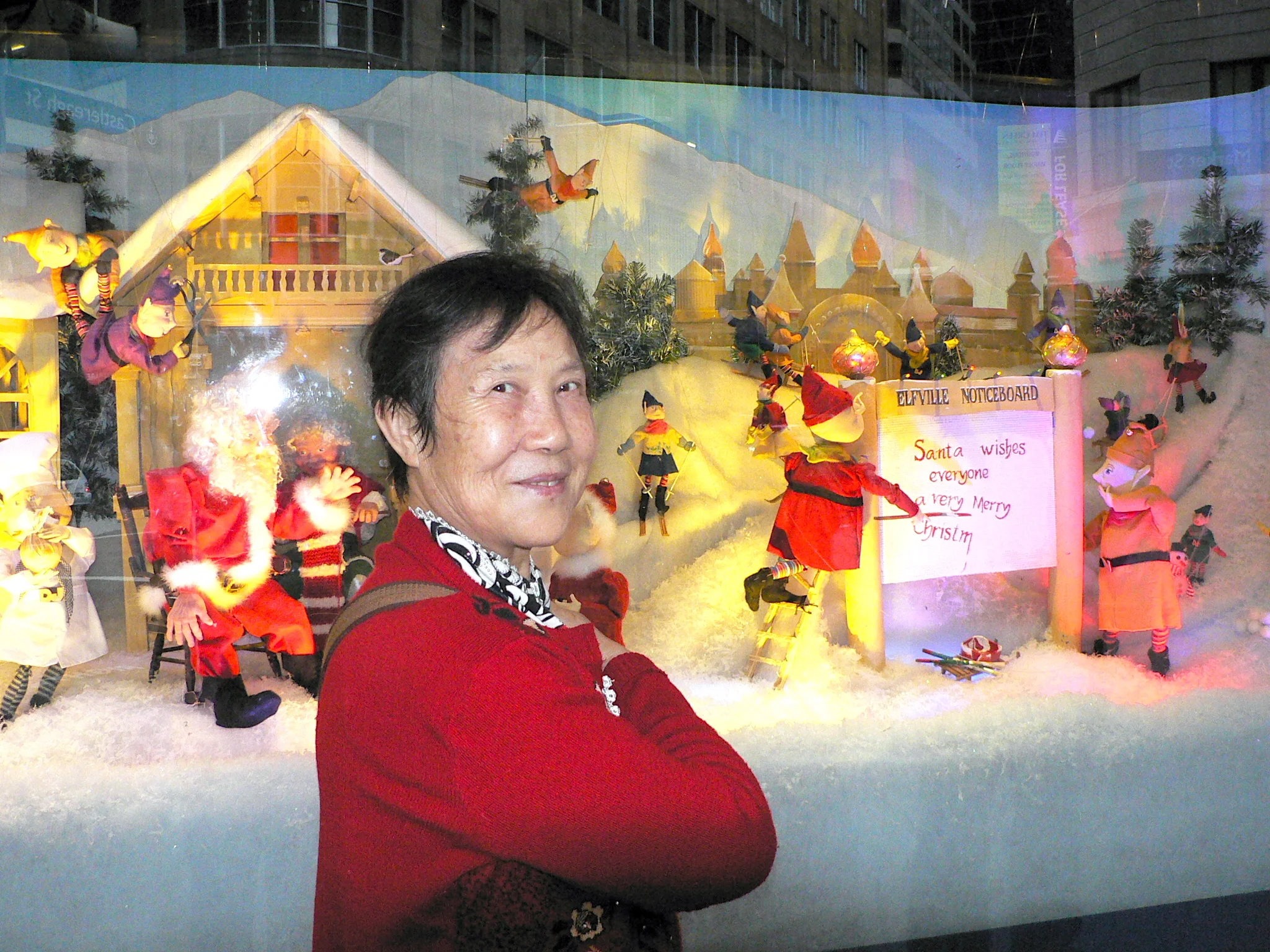 "Santa Wishes Everyone a very Merry Christmas!" 「聖誕老人祝大家聖誕快樂！」
