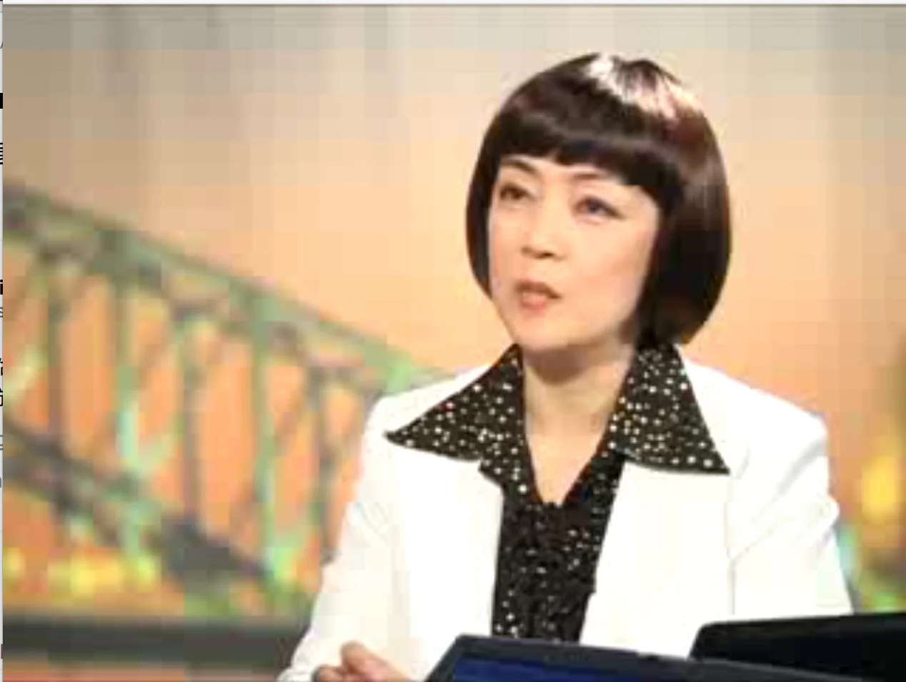 新唐人《中國聚焦》第71期 評大陸民眾塗抹中共黨委牌子