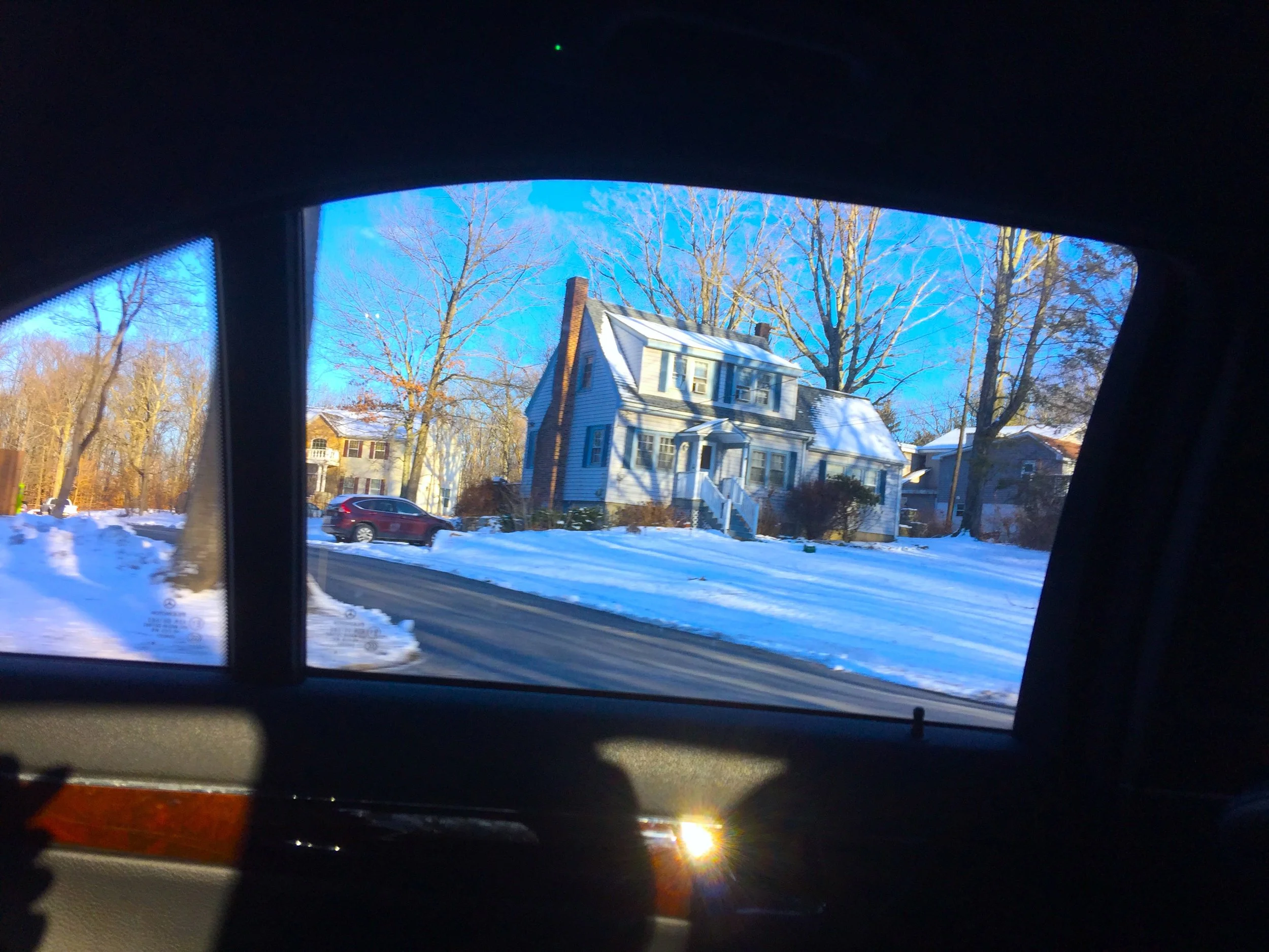 Looking through a Car Widow 車窗外