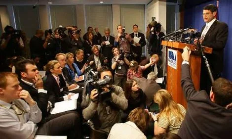 由維省省長貝克斯辭職想到的