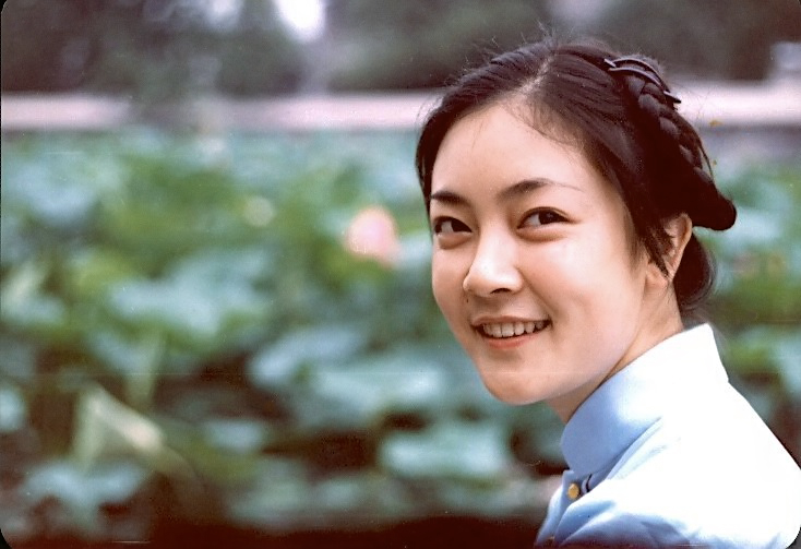 少女時代的曾錚。