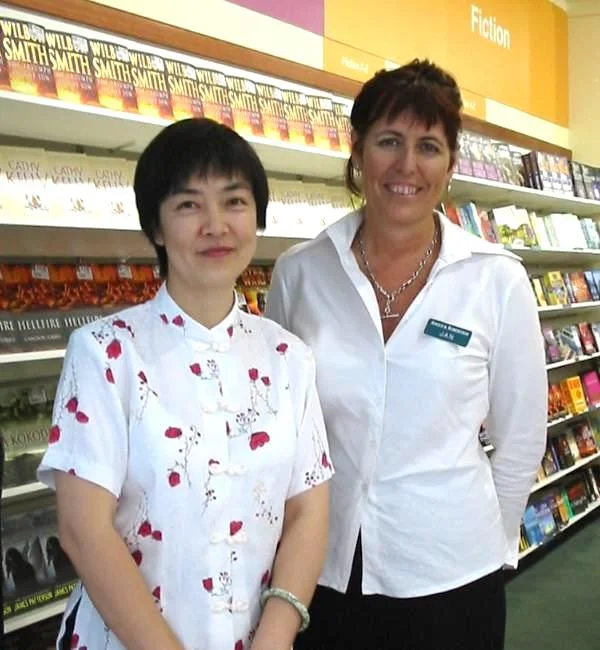 Jennifer at a book-signing event in Brisbane, Australia in May 2005.