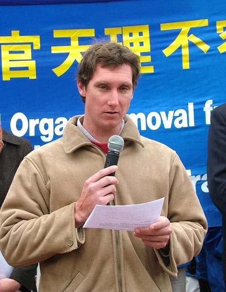 反對強迫摘取器官醫生協會在新聞會上發言(Doctors Against Forced Organ Harvesting)的醫生魯克.休斯(攝影:大紀元/駱亞)