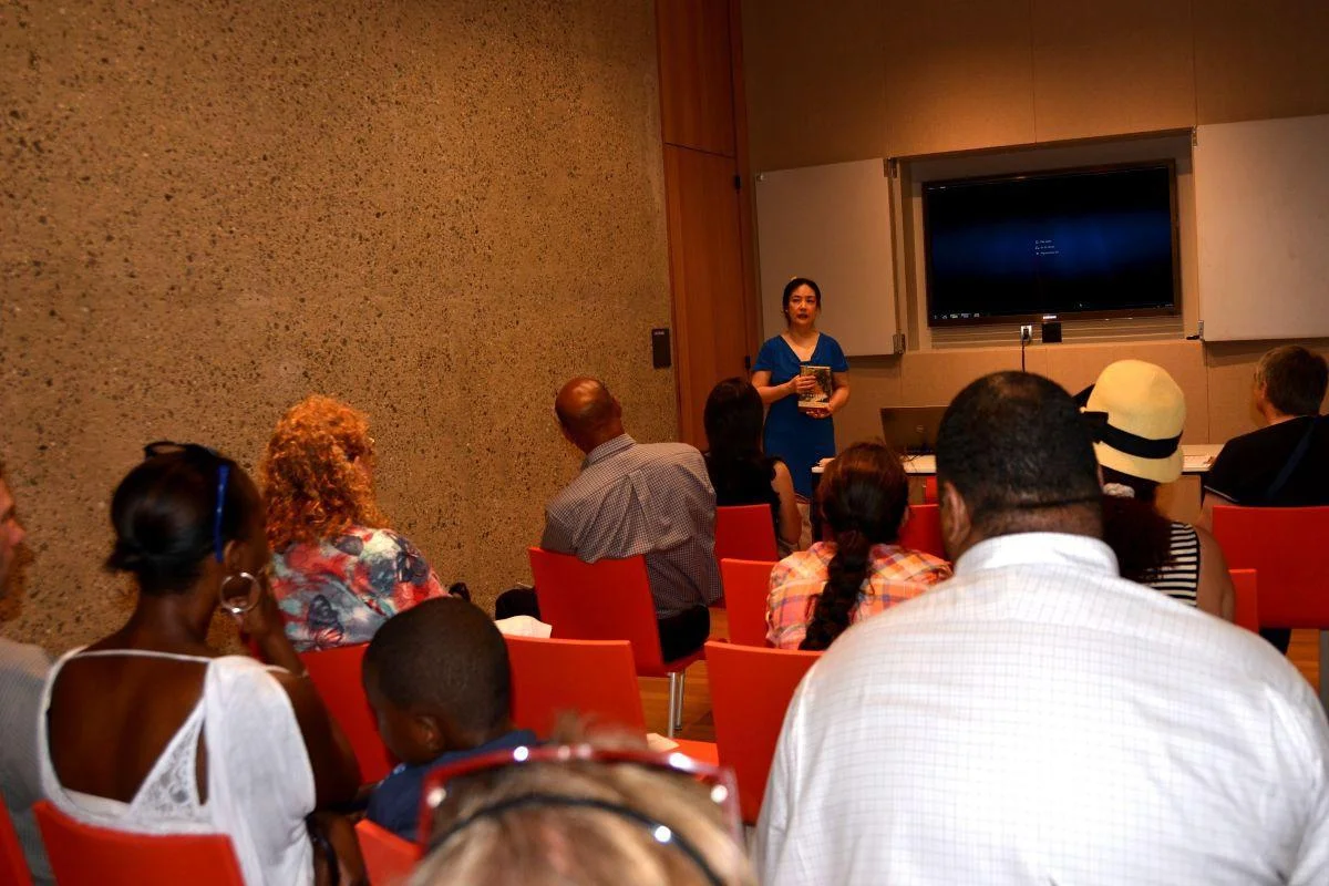 In Photos: Jennifer Invited to Philadelphia for Book Reading 圖片報導:曾錚應邀到費城演講