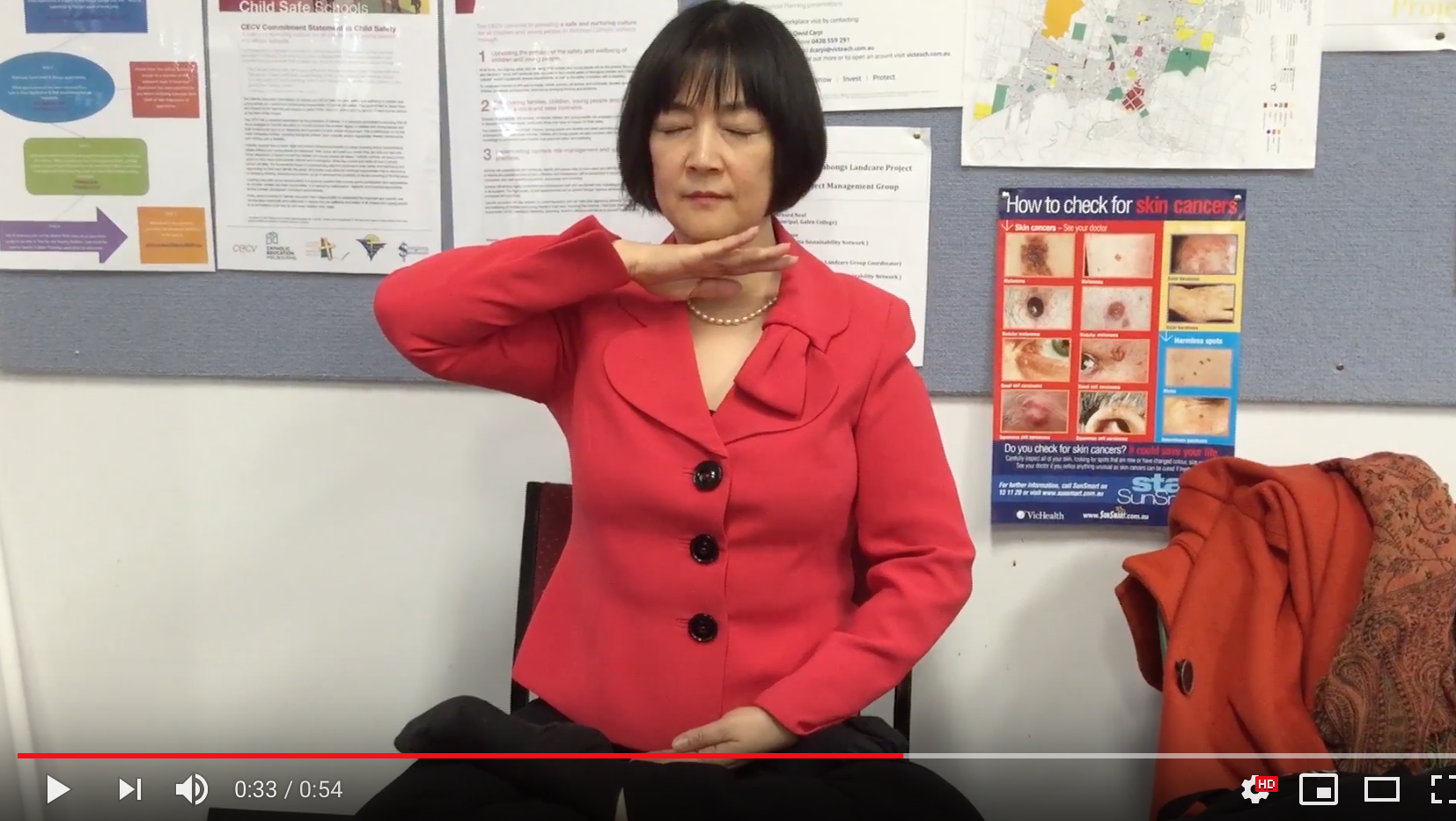 Jennifer Zeng at Galen Catholic College in Australia 曾錚在澳洲天主教高中參加《自由中國》放映會