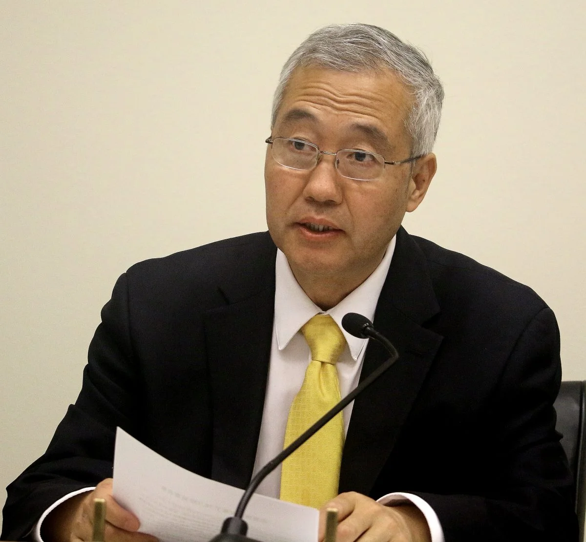 Dr. Wang Zhiyuan, president, World Organization to Investigate the Persecution of Falun Gong, speaks at a forum on Capitol Hill in Washington, on May 26, 2016. (Gary Feuerberg/ Epoch Times)