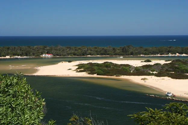 Lakes Entrance(「眾湖之門」)景致。
