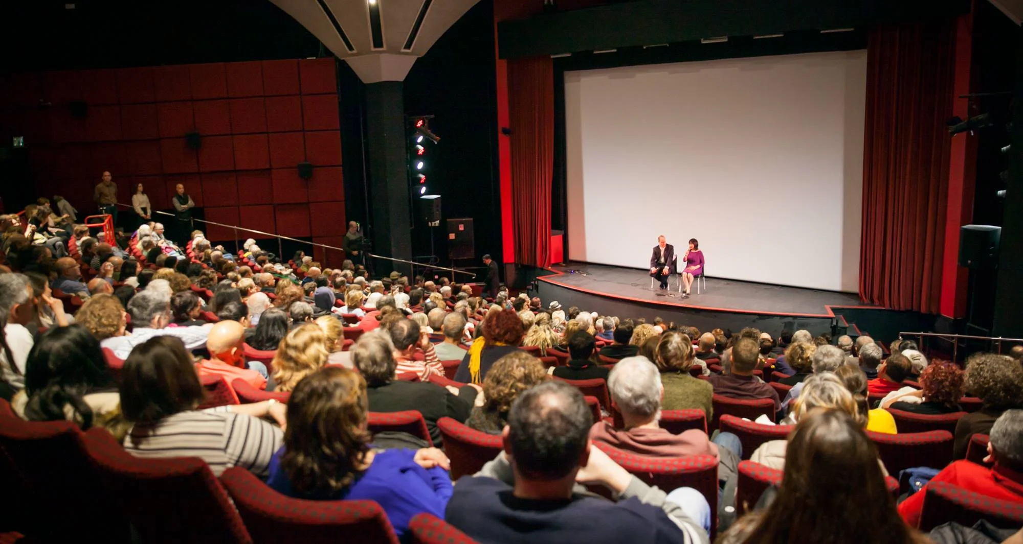Jennifer Zeng at the panel discussion after the screening of the movie “Free China” at the Tel Aviv Cinematheque.