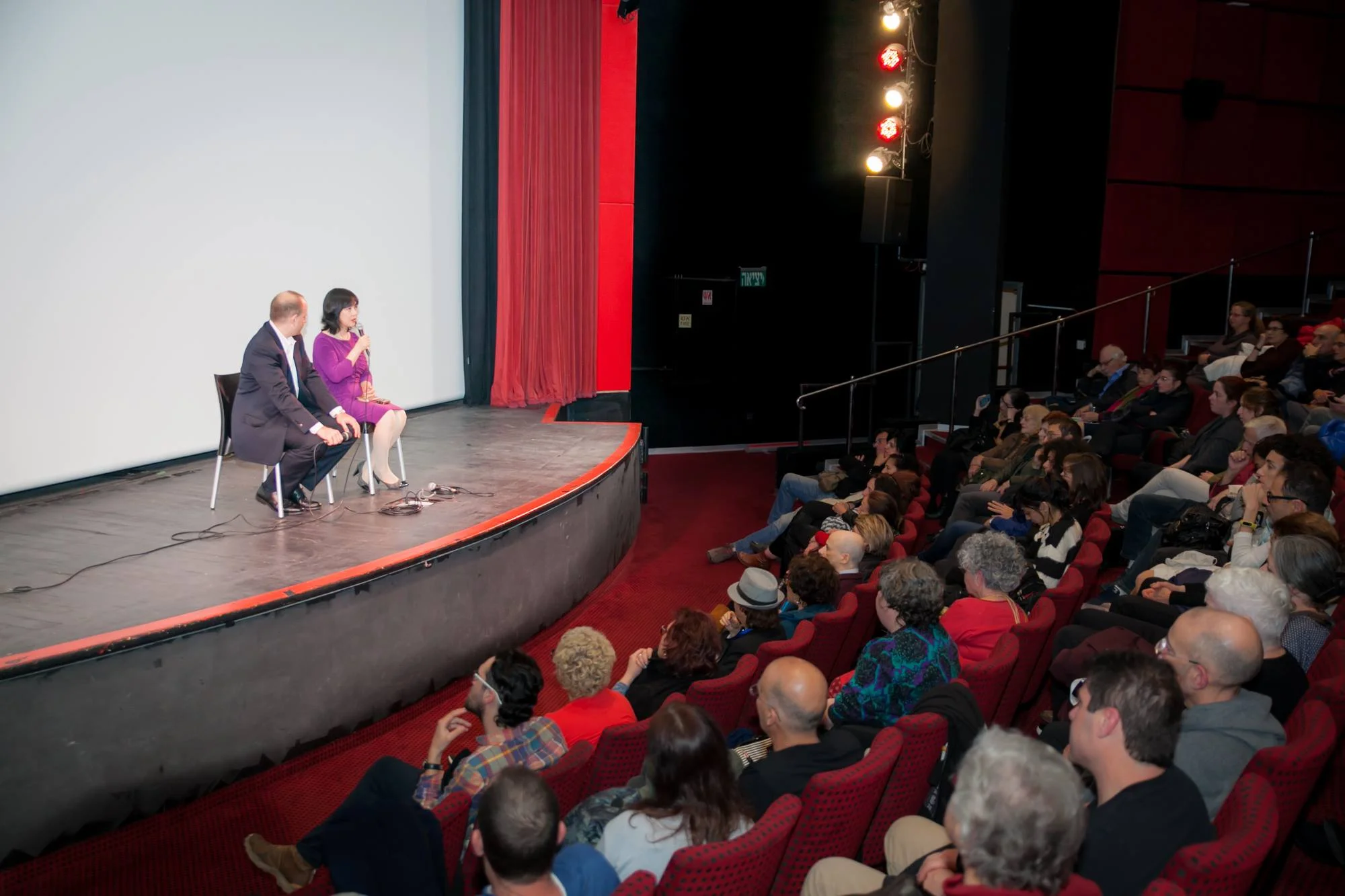 Jennifer Zeng at the panel discussion after the screening of the movie “Free China” at the Tel Aviv Cinematheque.