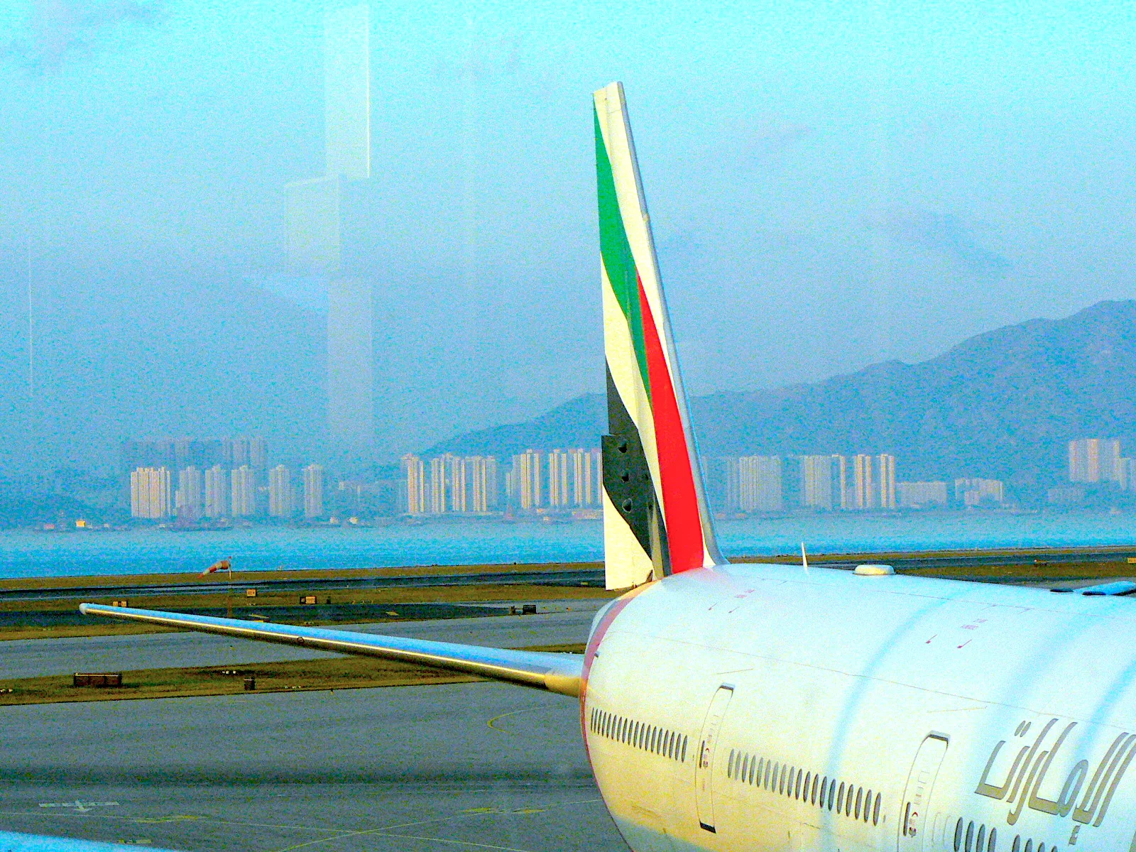 A Glimpse of Hong Kong 香港一瞥