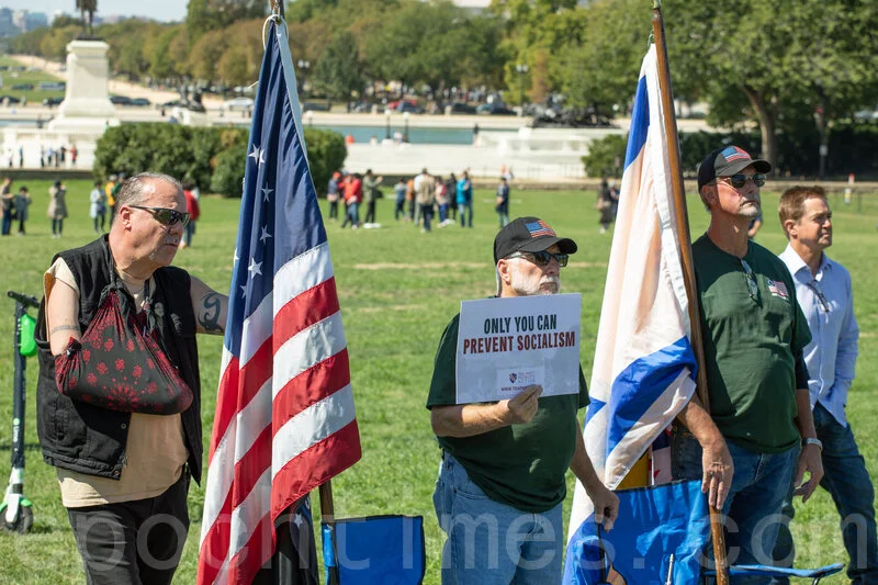 9月19日,「茶黨愛國者」(Tea Party Patriots)在美國國會山集會,制止共產主義在美蔓延。(林樂予/大紀元)