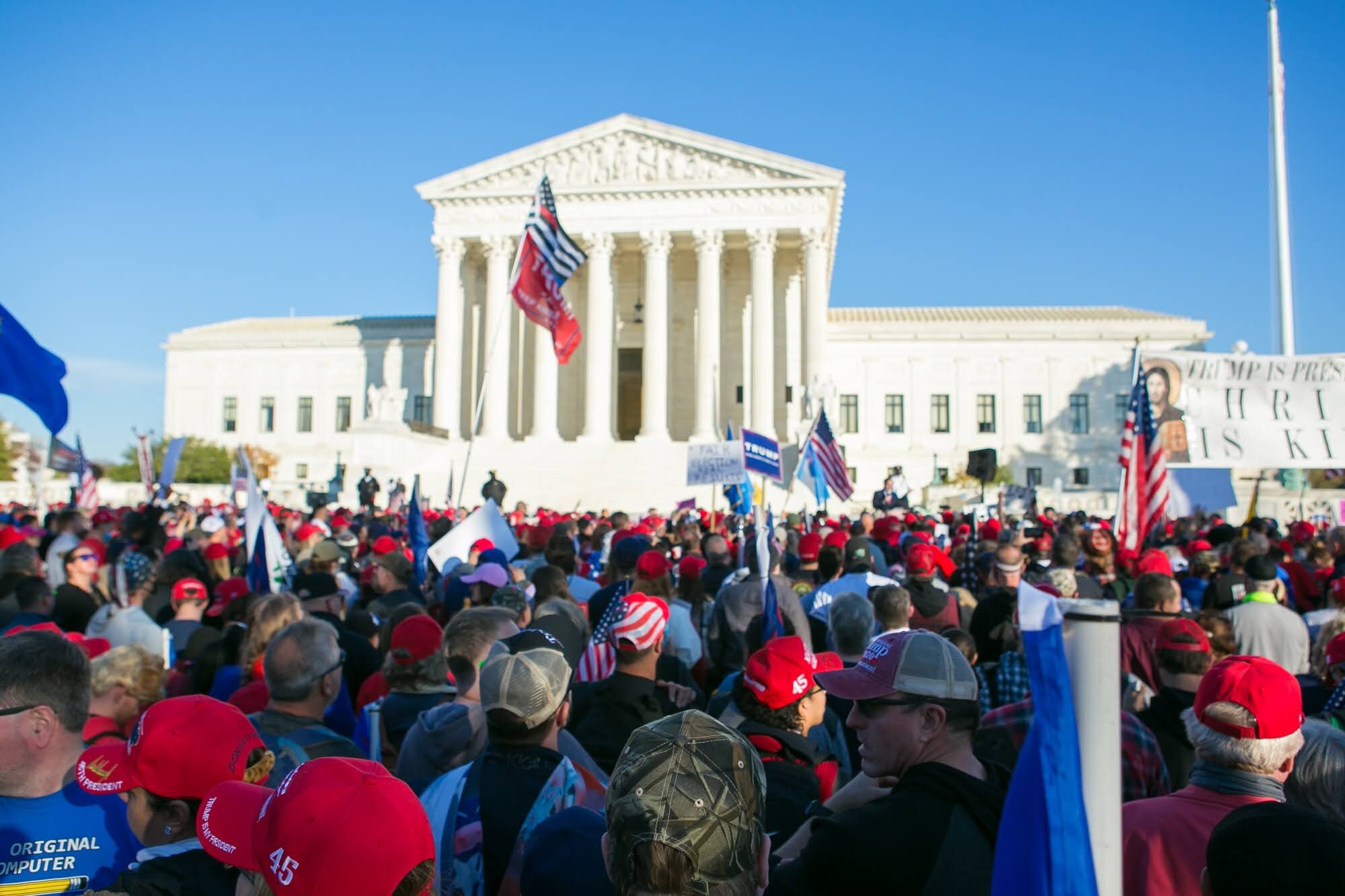 In Pictures: Million MAGA March in Washington DC 圖片報導：百萬挺川華盛頓大遊行