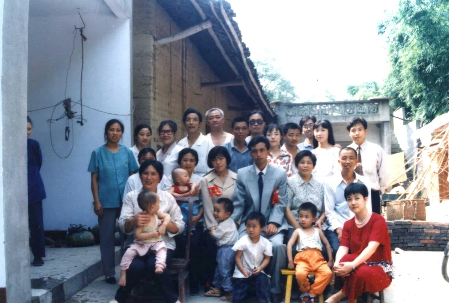 My Extended Family in China 一大家人在朝中